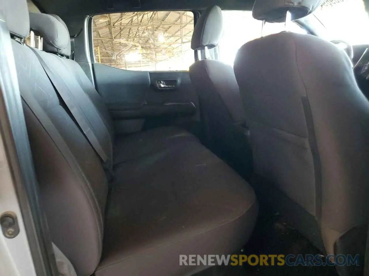 10 fotografías del automóvil dañado 3TMCZ5AN6KM282865 TOYOTA TACOMA 2019