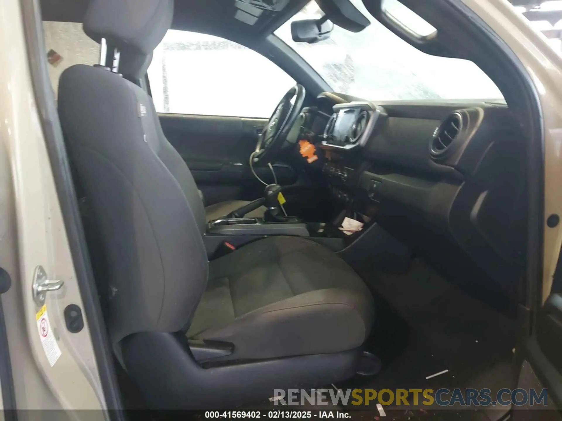 5 fotografías del automóvil dañado 3TMCZ5AN7KM192298 TOYOTA TACOMA 2019