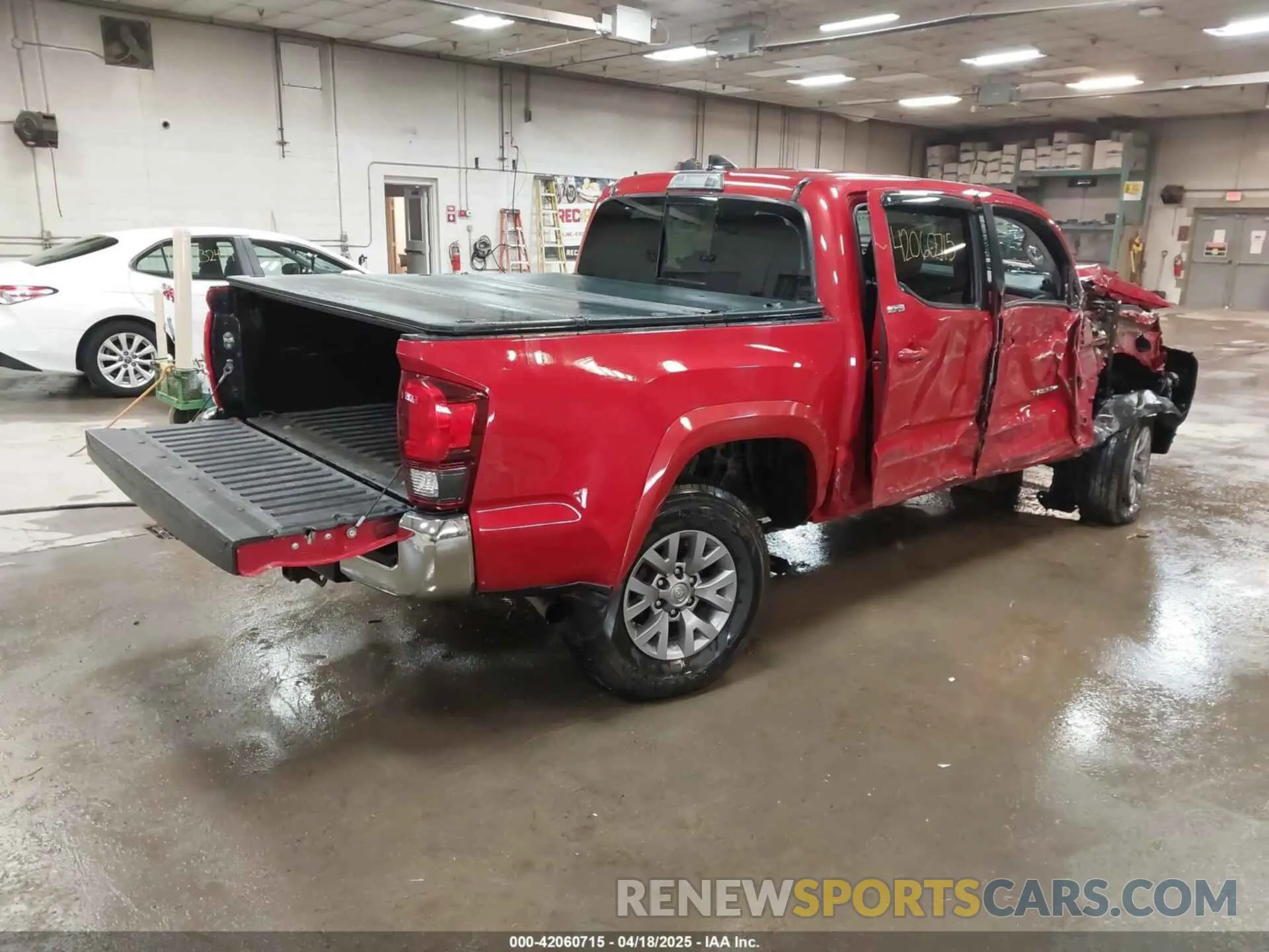 4 fotografías del automóvil dañado 3TMCZ5AN7KM232265 TOYOTA TACOMA 2019