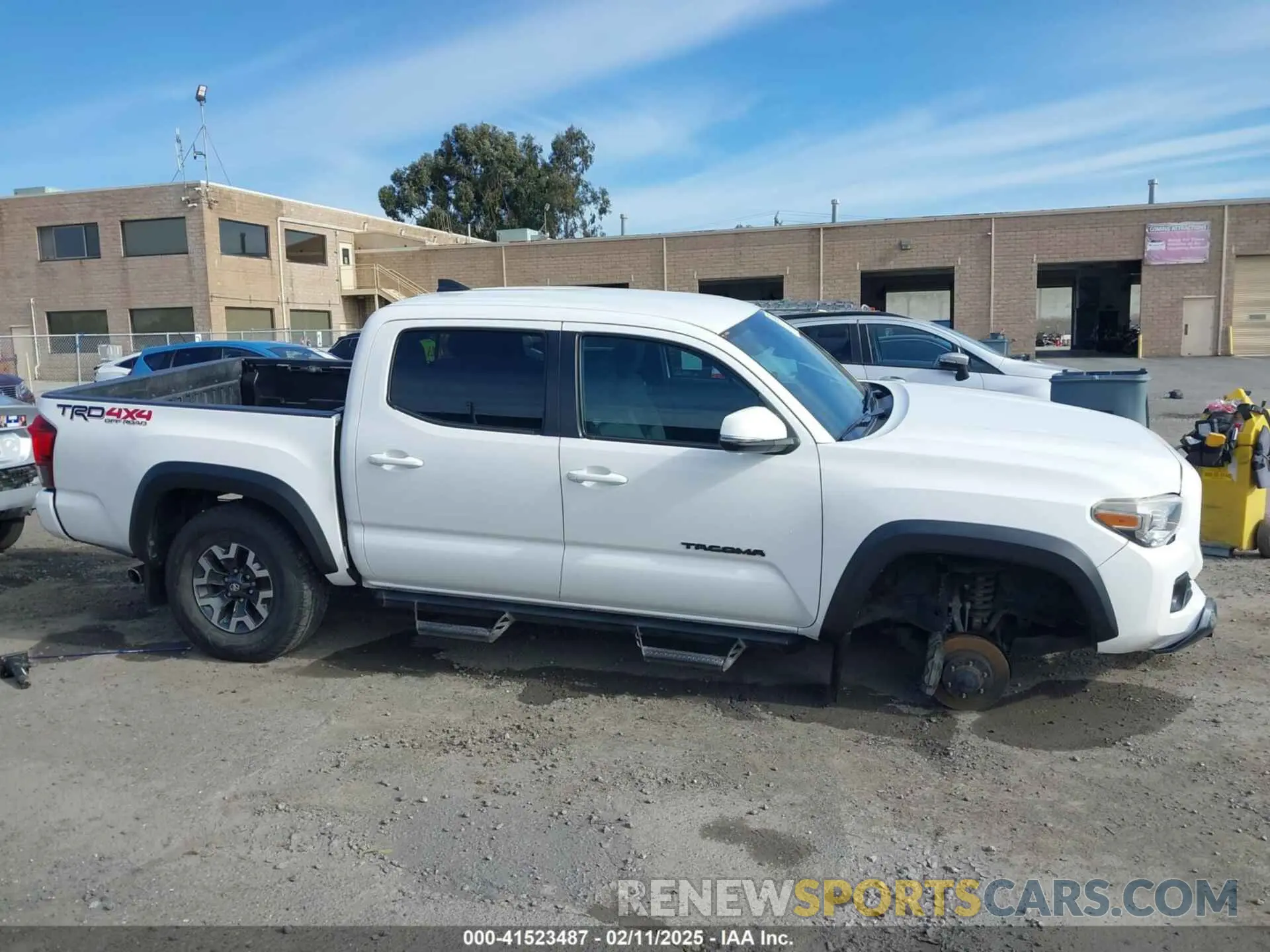 12 fotografías del automóvil dañado 3TMCZ5AN7KM259322 TOYOTA TACOMA 2019