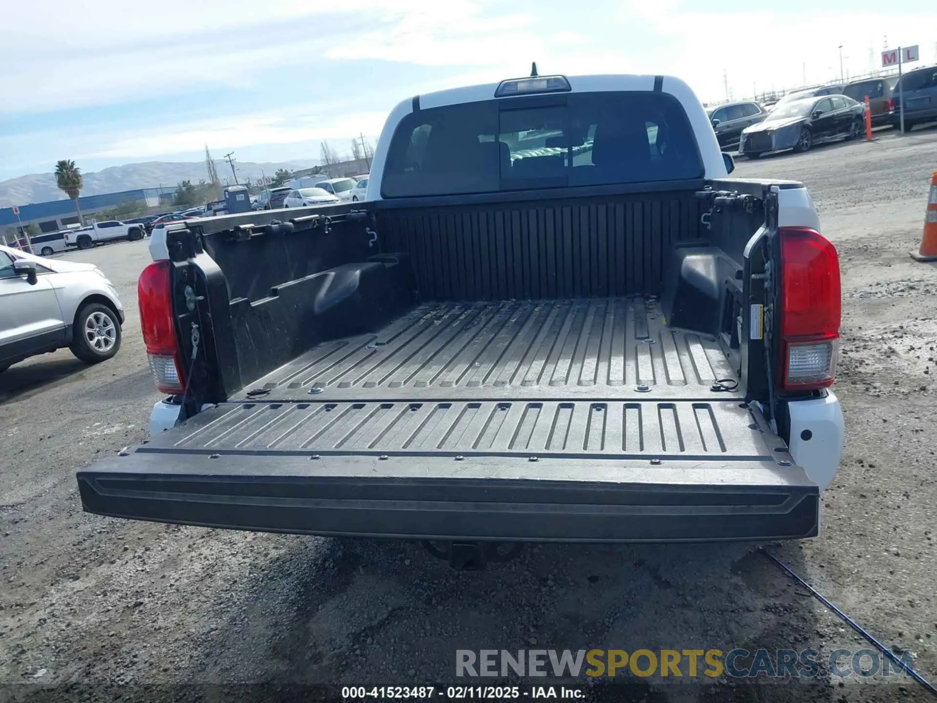 15 fotografías del automóvil dañado 3TMCZ5AN7KM259322 TOYOTA TACOMA 2019