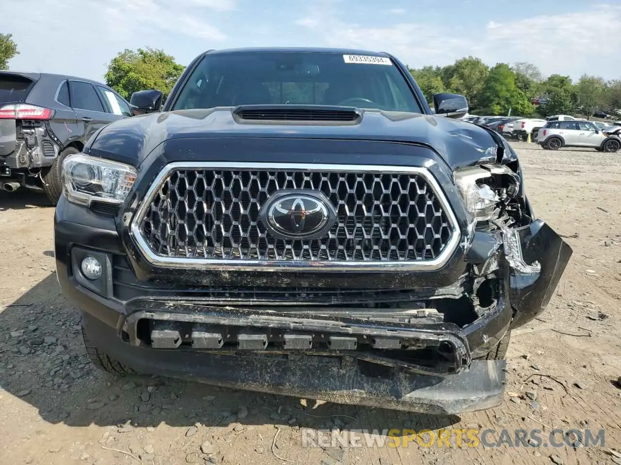 5 fotografías del automóvil dañado 3TMCZ5AN7KM279134 TOYOTA TACOMA 2019