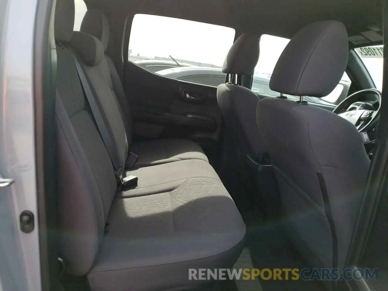 10 fotografías del automóvil dañado 3TMCZ5AN7KM279716 TOYOTA TACOMA 2019