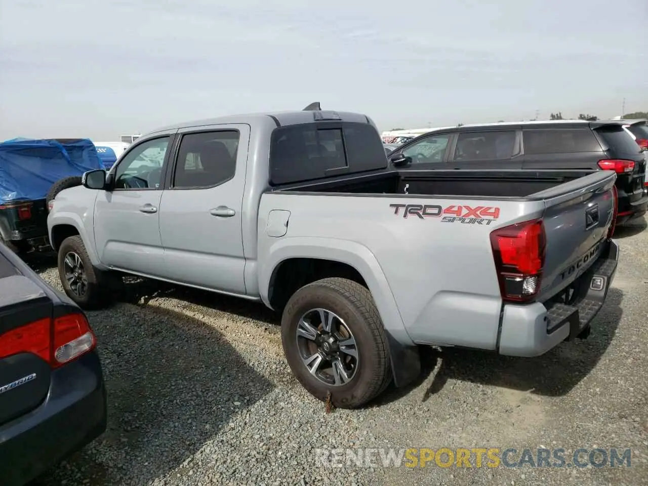 2 fotografías del automóvil dañado 3TMCZ5AN7KM279716 TOYOTA TACOMA 2019