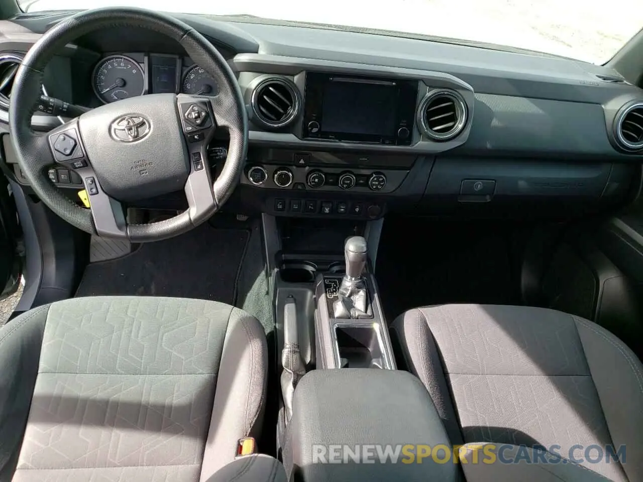 8 fotografías del automóvil dañado 3TMCZ5AN7KM279716 TOYOTA TACOMA 2019