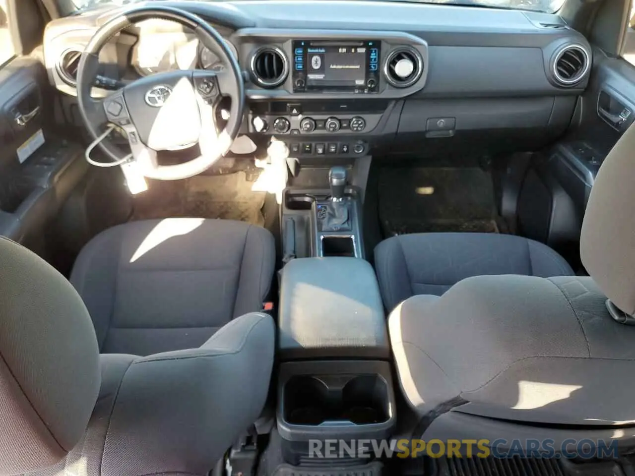 8 fotografías del automóvil dañado 3TMCZ5AN7KM287170 TOYOTA TACOMA 2019