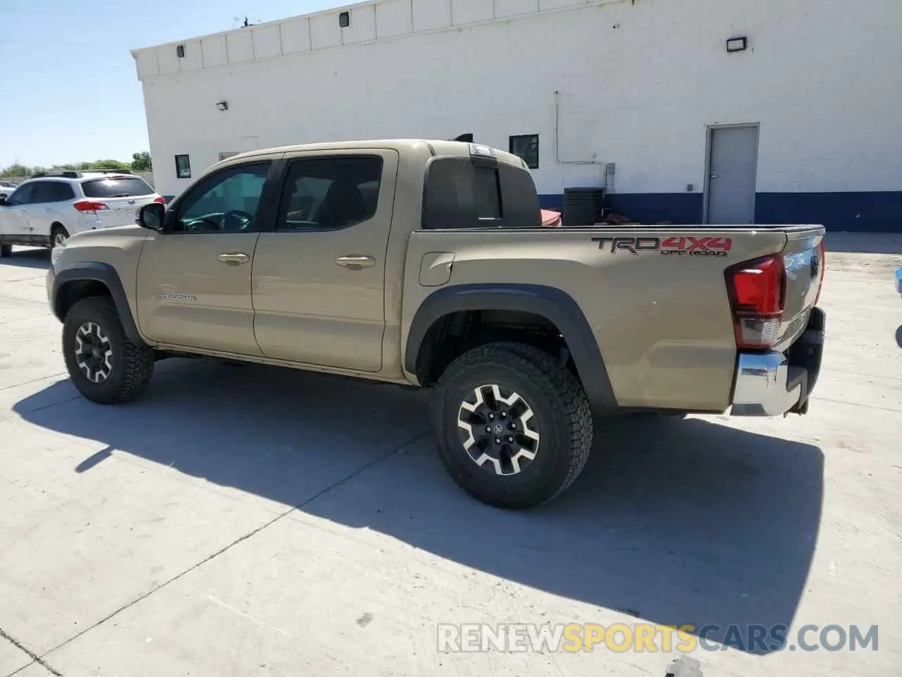 2 fotografías del automóvil dañado 3TMCZ5AN8KM190687 TOYOTA TACOMA 2019