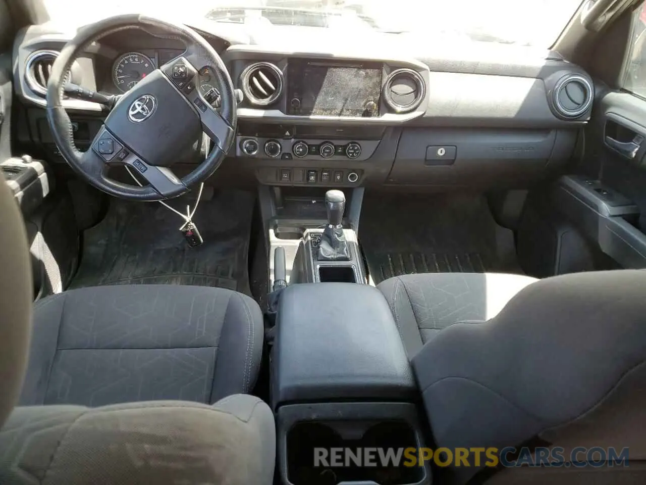 8 fotografías del automóvil dañado 3TMCZ5AN8KM190687 TOYOTA TACOMA 2019