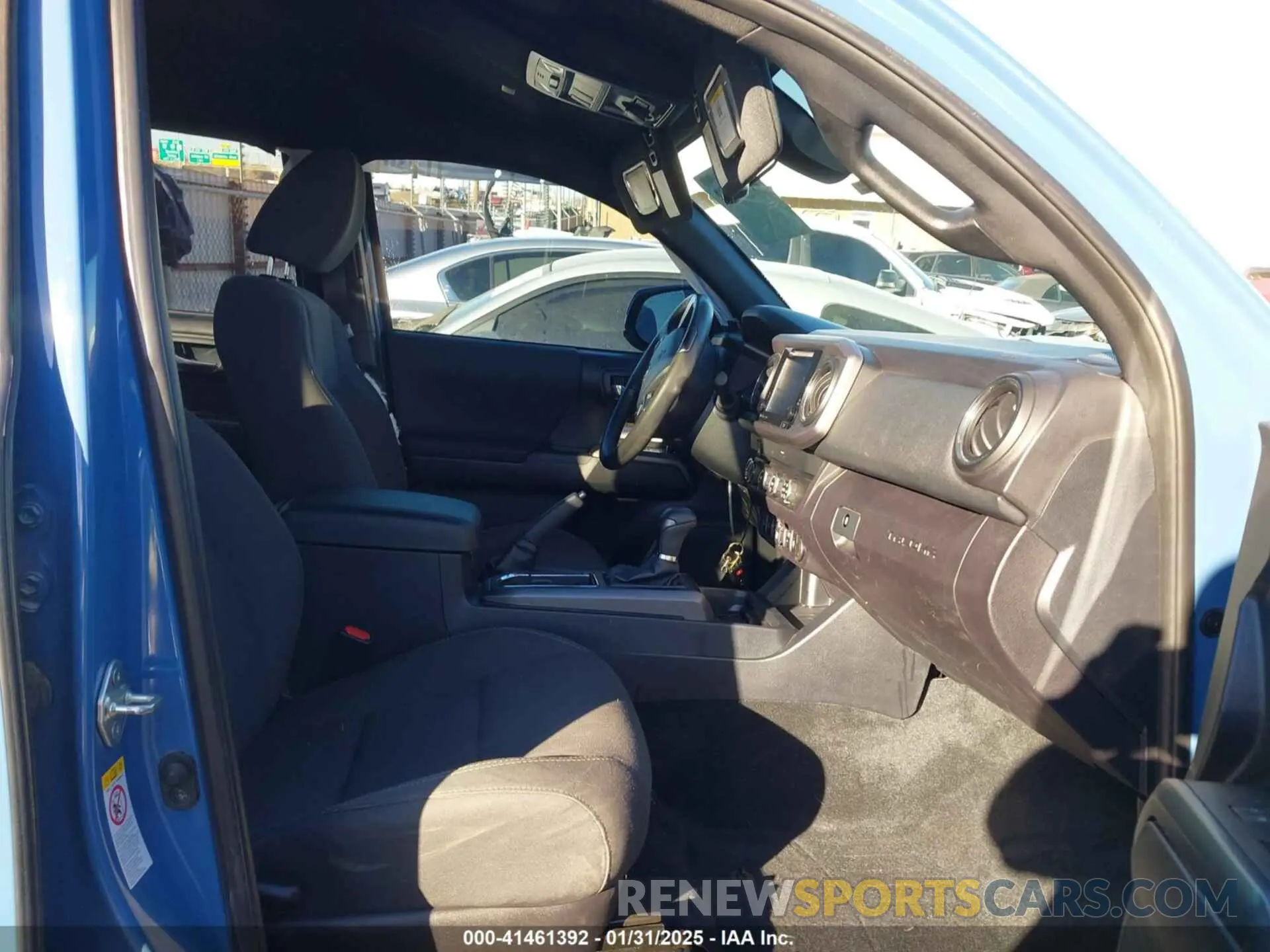 5 fotografías del automóvil dañado 3TMCZ5AN8KM192469 TOYOTA TACOMA 2019