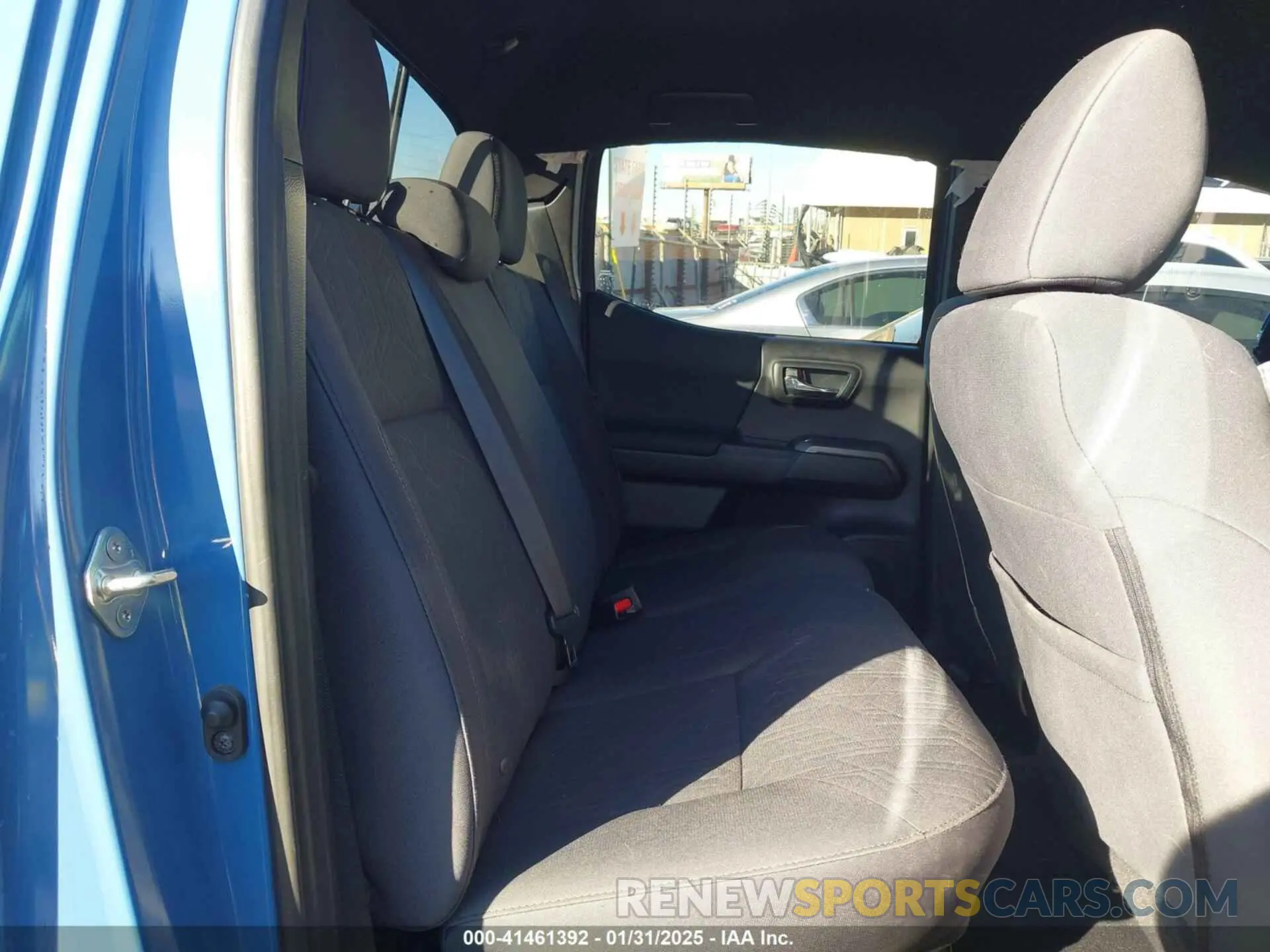 8 fotografías del automóvil dañado 3TMCZ5AN8KM192469 TOYOTA TACOMA 2019