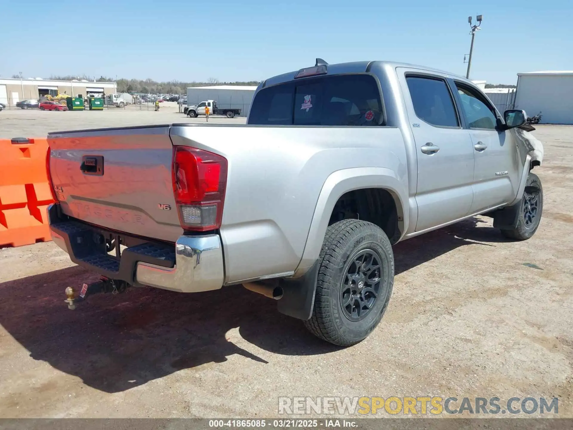 4 fotografías del automóvil dañado 3TMCZ5AN8KM196697 TOYOTA TACOMA 2019