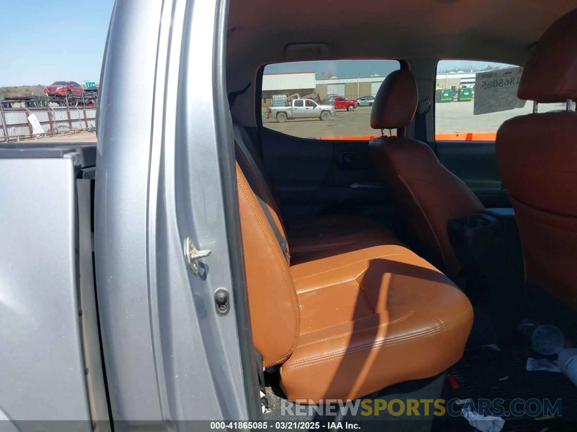 8 fotografías del automóvil dañado 3TMCZ5AN8KM196697 TOYOTA TACOMA 2019