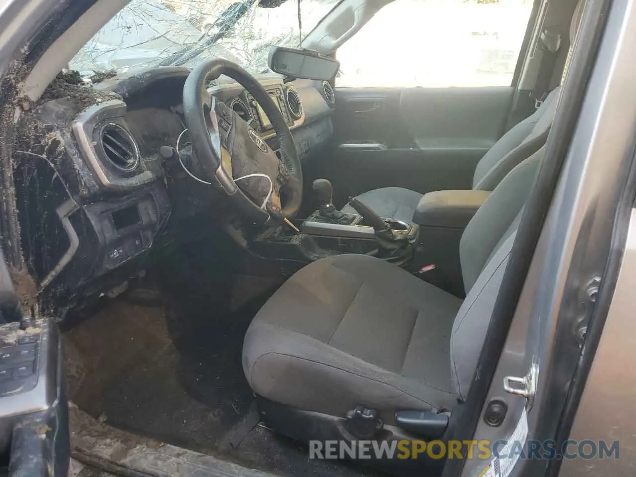 7 fotografías del automóvil dañado 3TMCZ5AN8KM245526 TOYOTA TACOMA 2019