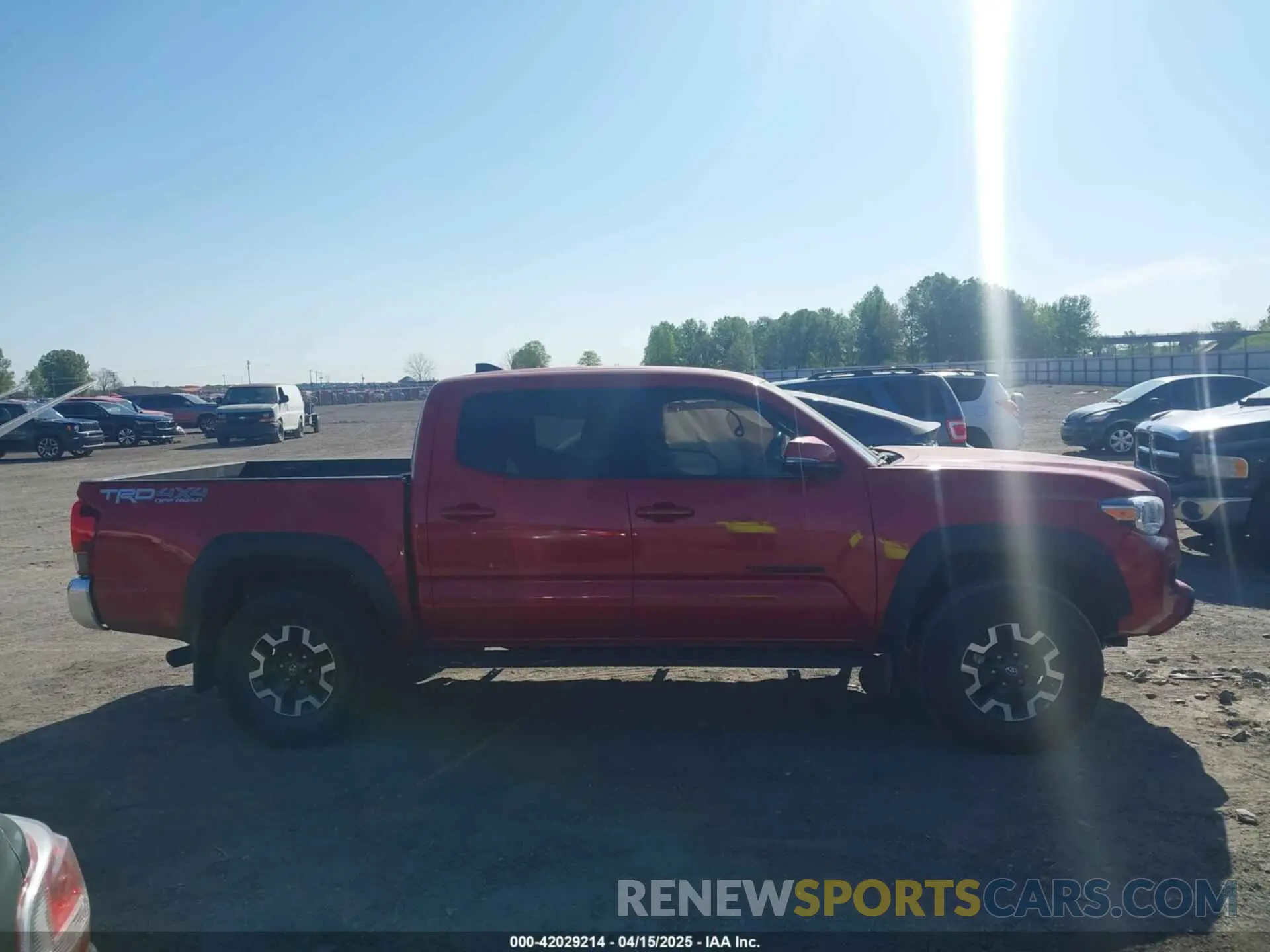 14 fotografías del automóvil dañado 3TMCZ5AN8KM259474 TOYOTA TACOMA 2019