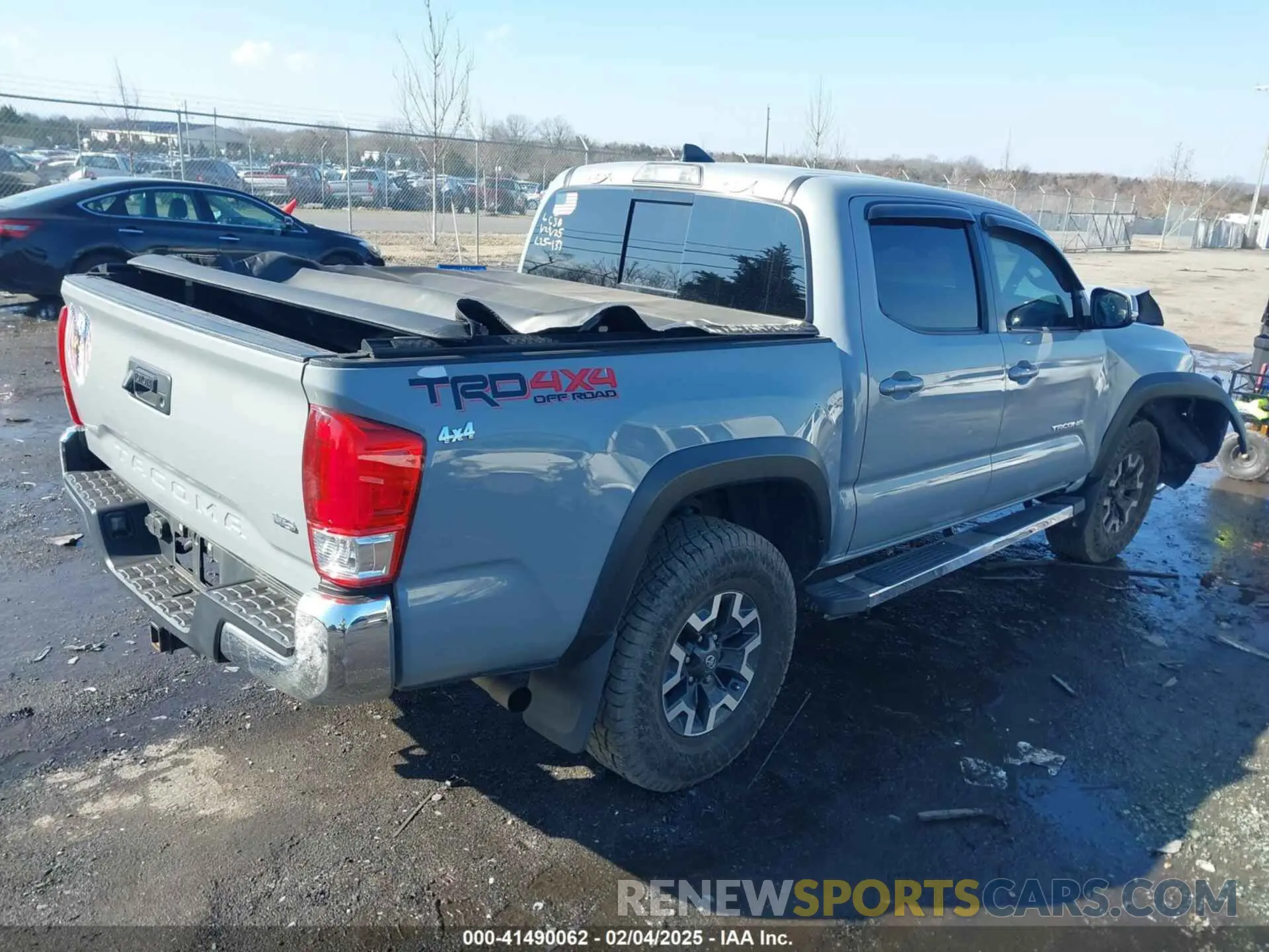 4 fotografías del automóvil dañado 3TMCZ5AN8KM268854 TOYOTA TACOMA 2019