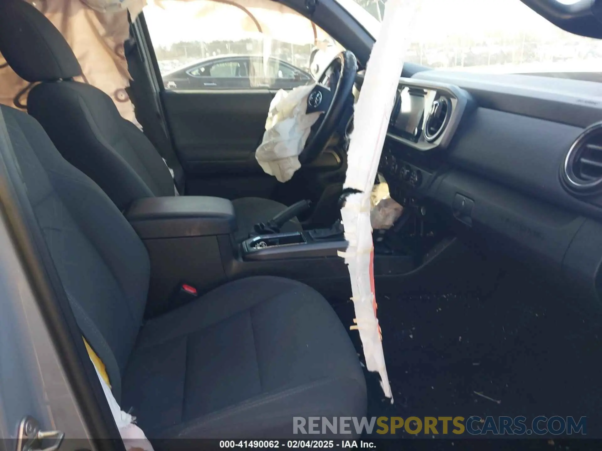 5 fotografías del automóvil dañado 3TMCZ5AN8KM268854 TOYOTA TACOMA 2019