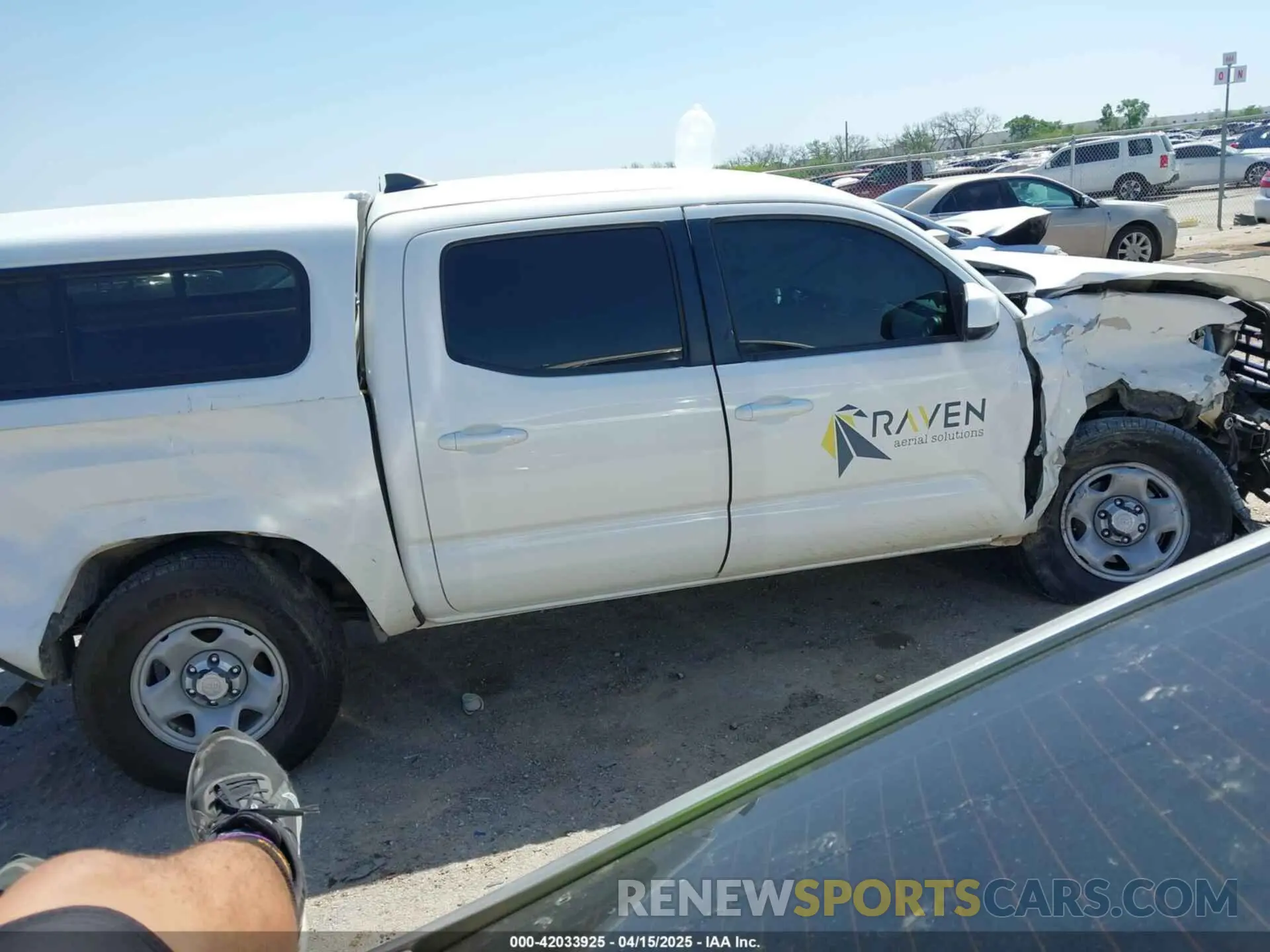 5 fotografías del automóvil dañado 3TMCZ5AN9KM211420 TOYOTA TACOMA 2019