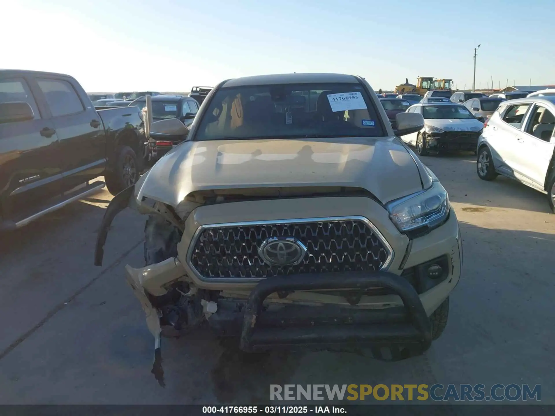 12 fotografías del automóvil dañado 3TMCZ5AN9KM214768 TOYOTA TACOMA 2019