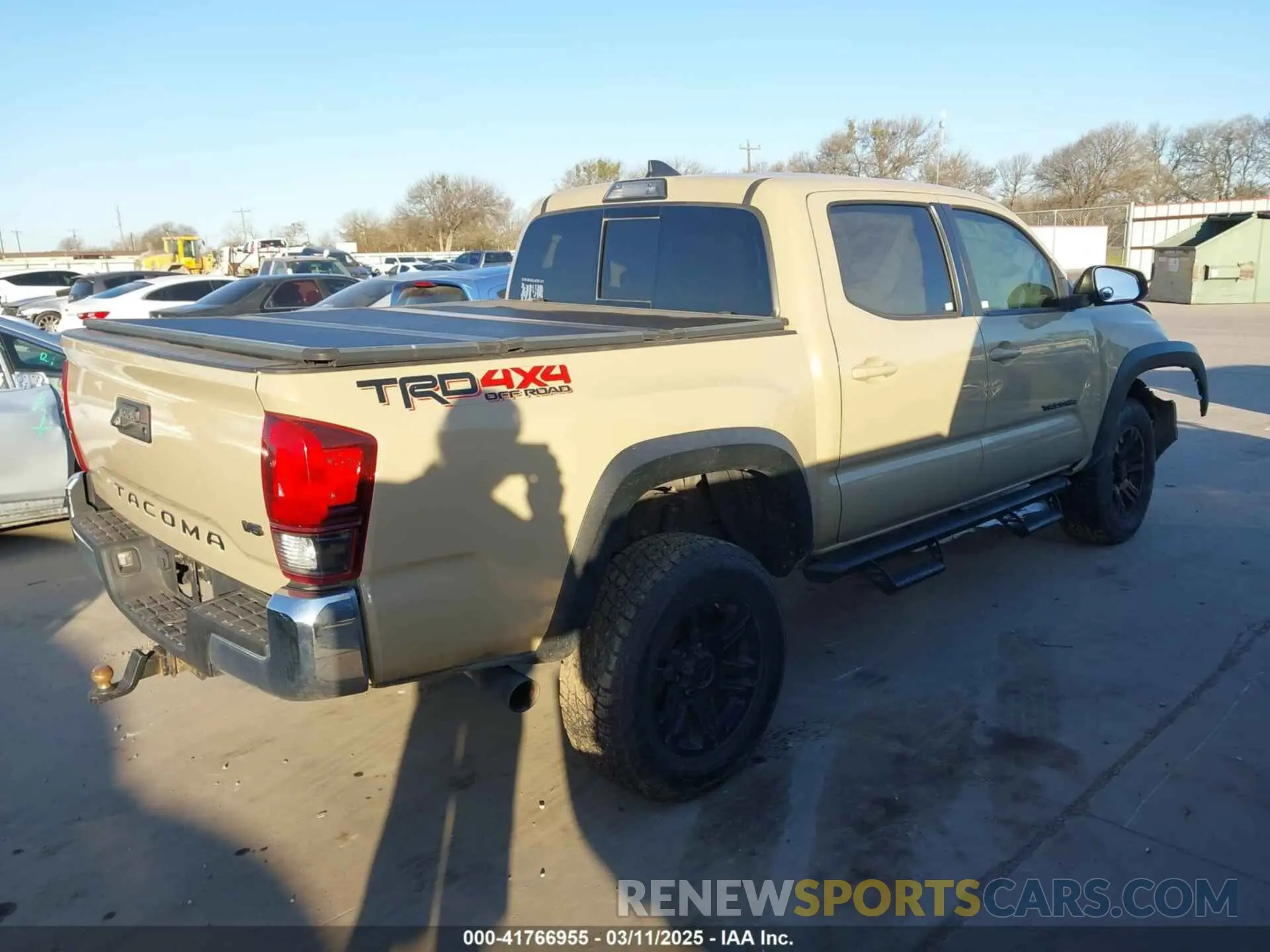 4 fotografías del automóvil dañado 3TMCZ5AN9KM214768 TOYOTA TACOMA 2019