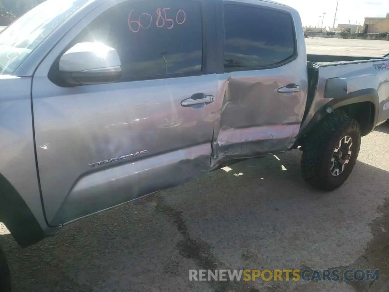 9 fotografías del automóvil dañado 3TMCZ5AN9KM224989 TOYOTA TACOMA 2019