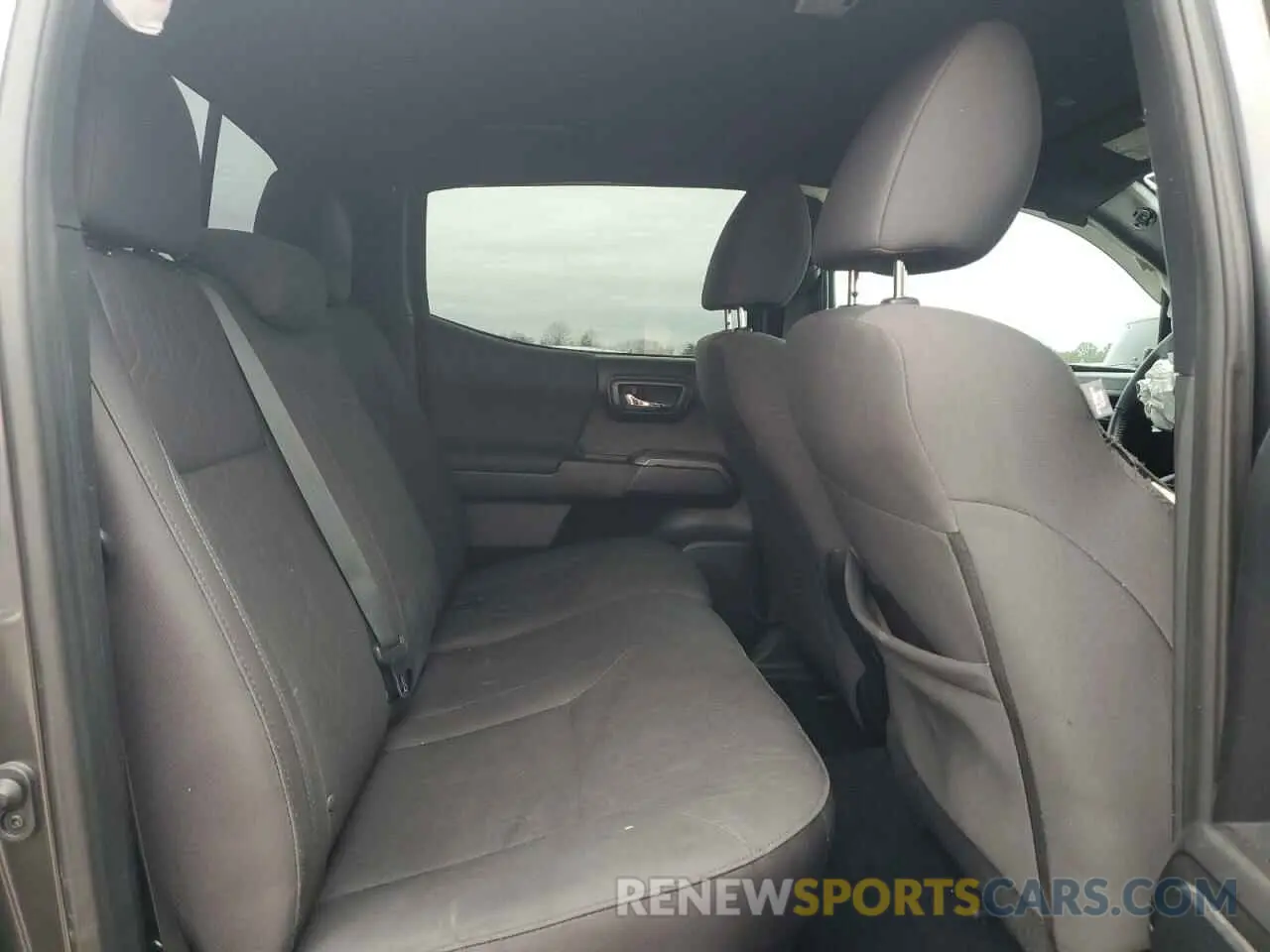 10 fotografías del automóvil dañado 3TMCZ5AN9KM226774 TOYOTA TACOMA 2019