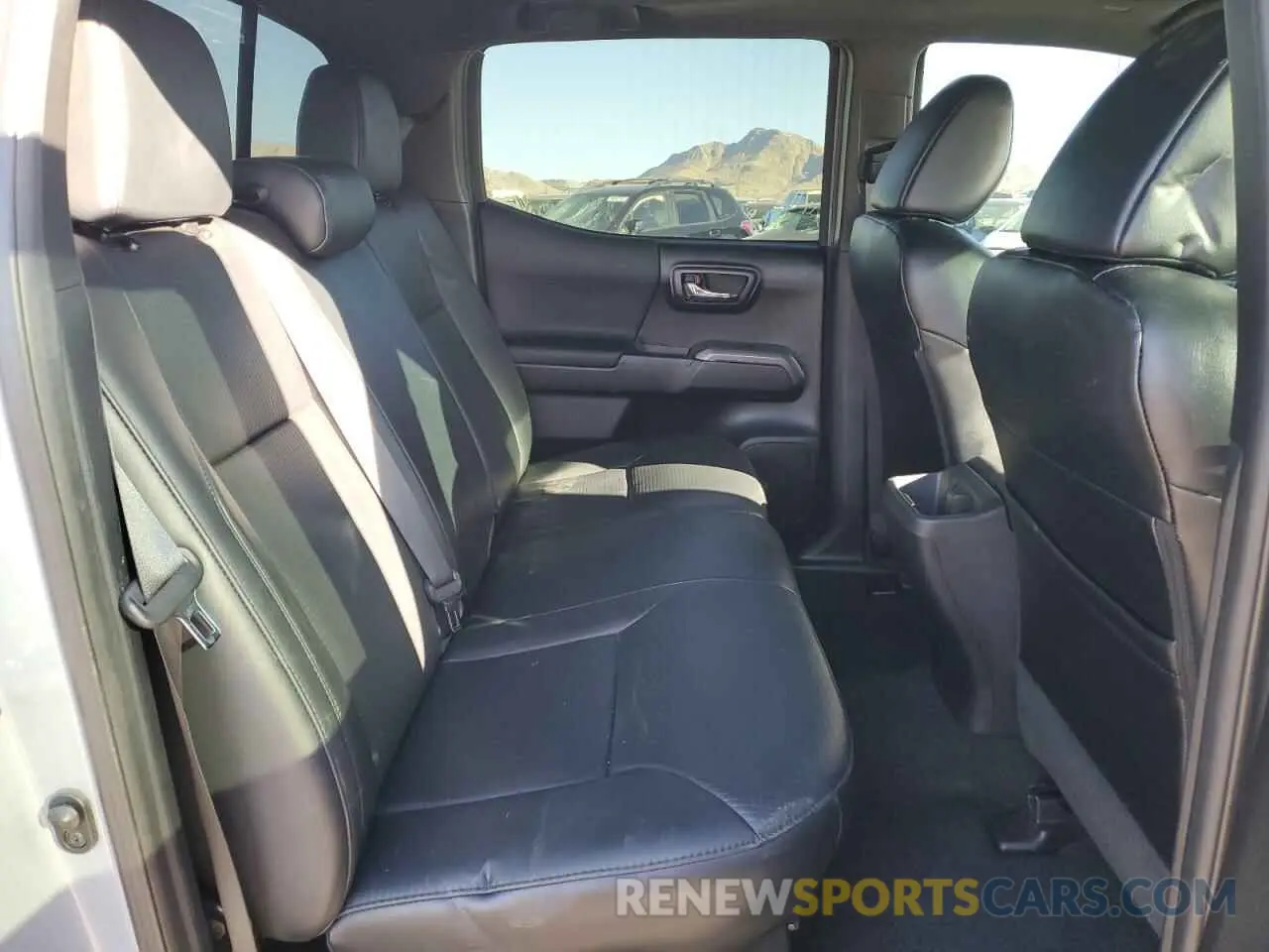 11 fotografías del automóvil dañado 3TMCZ5AN9KM232784 TOYOTA TACOMA 2019