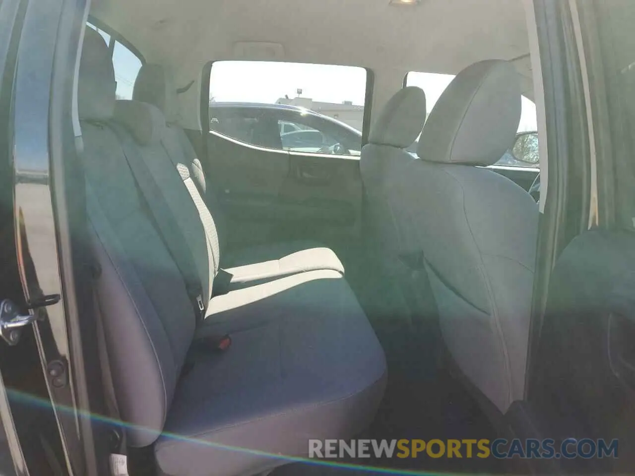 10 fotografías del automóvil dañado 3TMCZ5AN9KM263663 TOYOTA TACOMA 2019