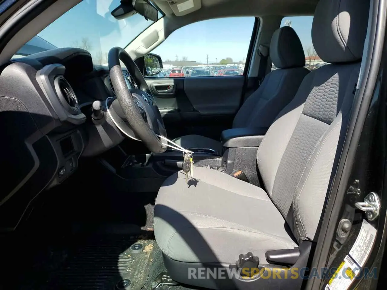 7 fotografías del automóvil dañado 3TMCZ5AN9KM263663 TOYOTA TACOMA 2019