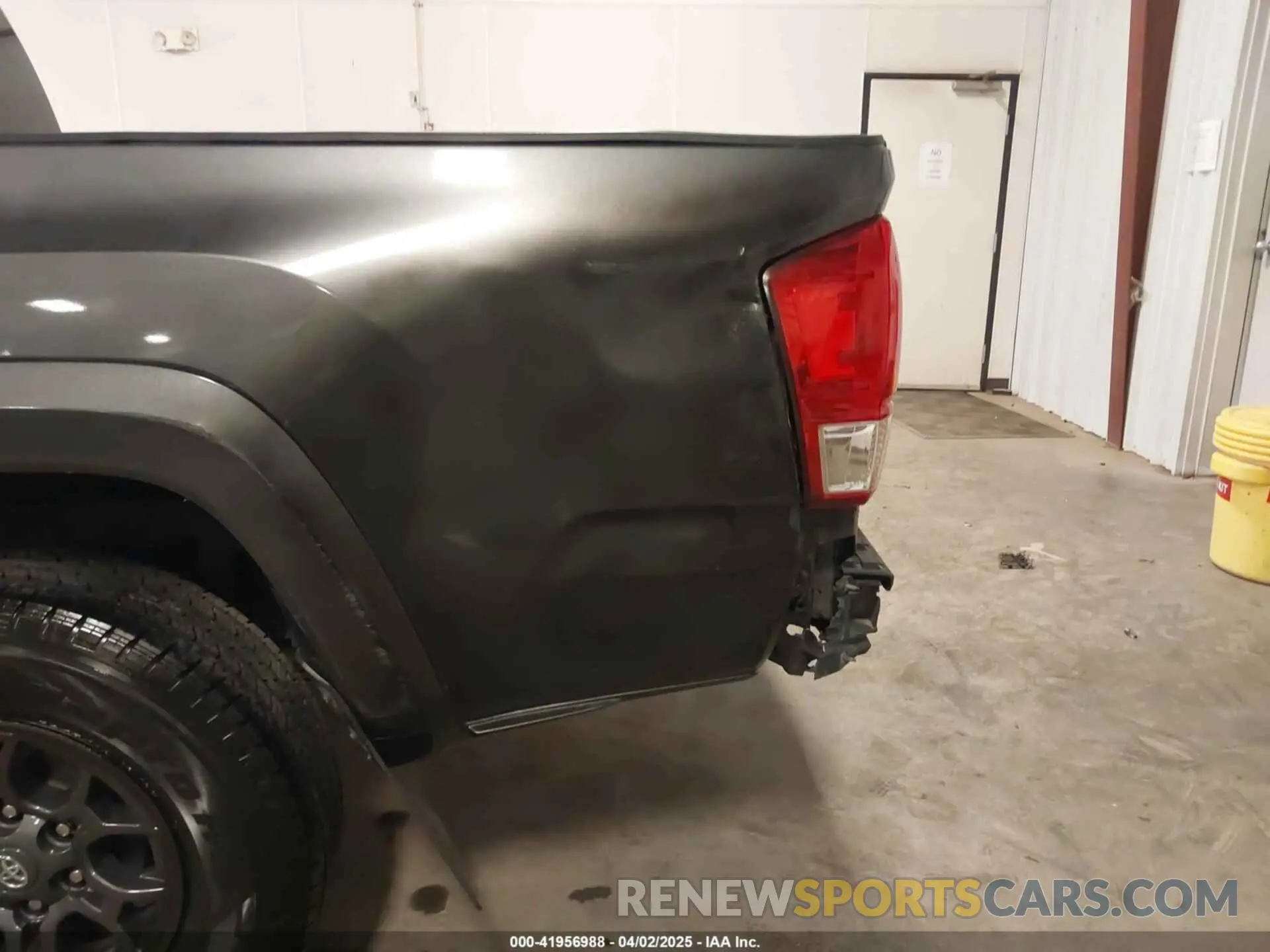 19 fotografías del automóvil dañado 3TMCZ5AN9KM275537 TOYOTA TACOMA 2019