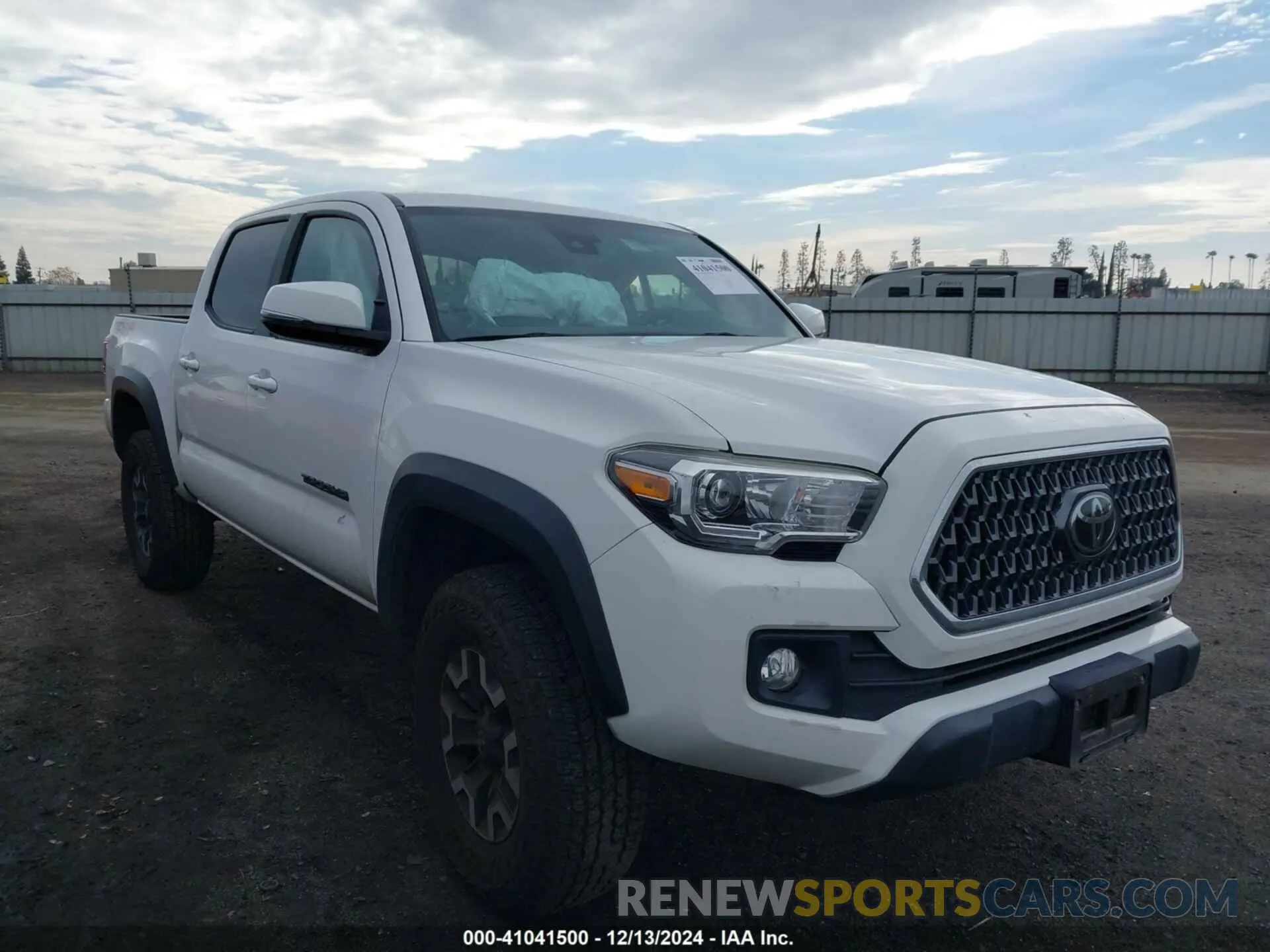 13 fotografías del automóvil dañado 3TMCZ5AN9KM287168 TOYOTA TACOMA 2019
