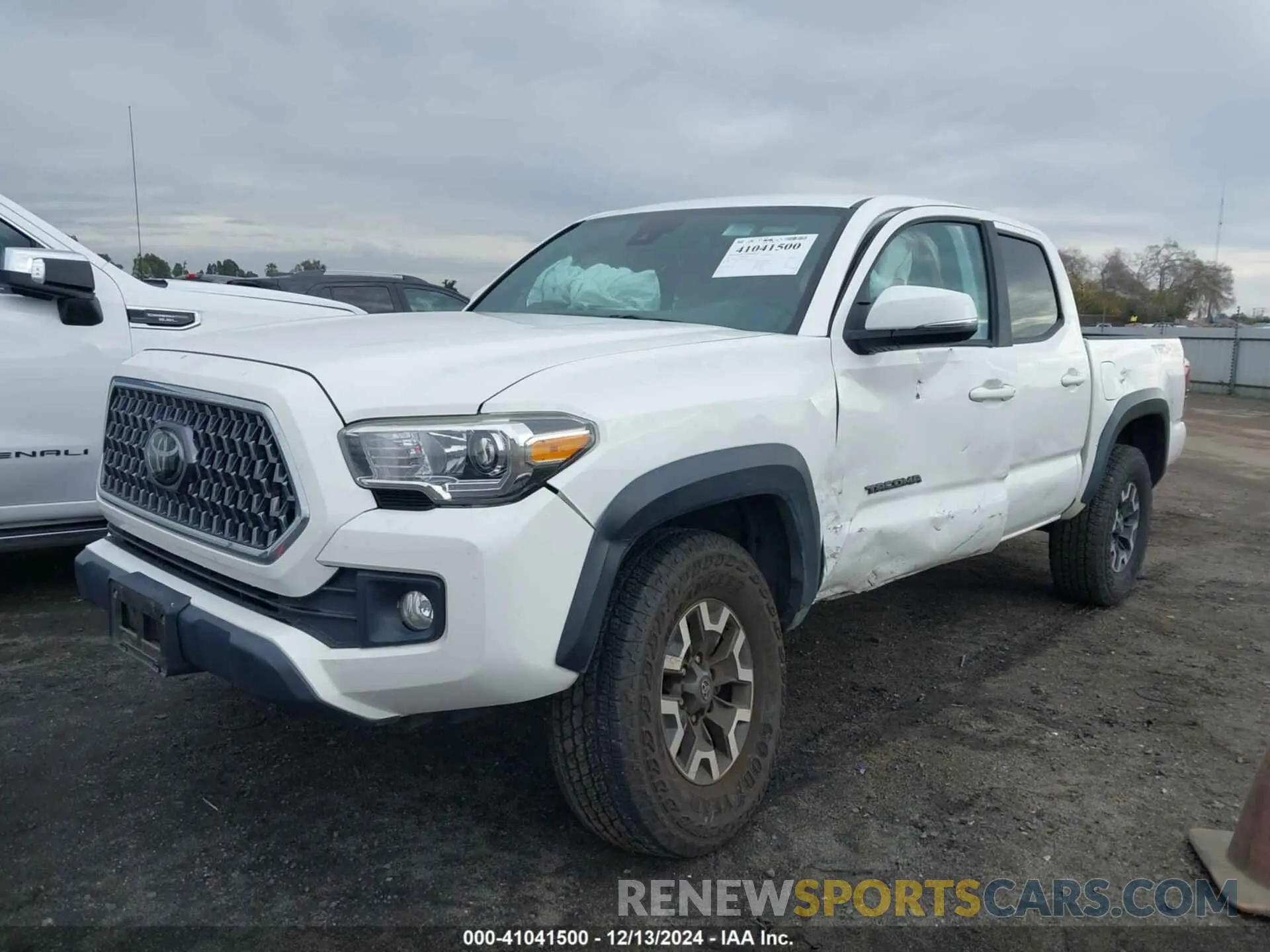 14 fotografías del automóvil dañado 3TMCZ5AN9KM287168 TOYOTA TACOMA 2019