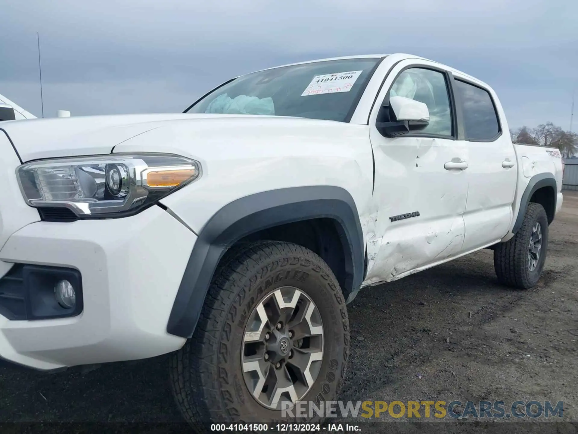 6 fotografías del automóvil dañado 3TMCZ5AN9KM287168 TOYOTA TACOMA 2019
