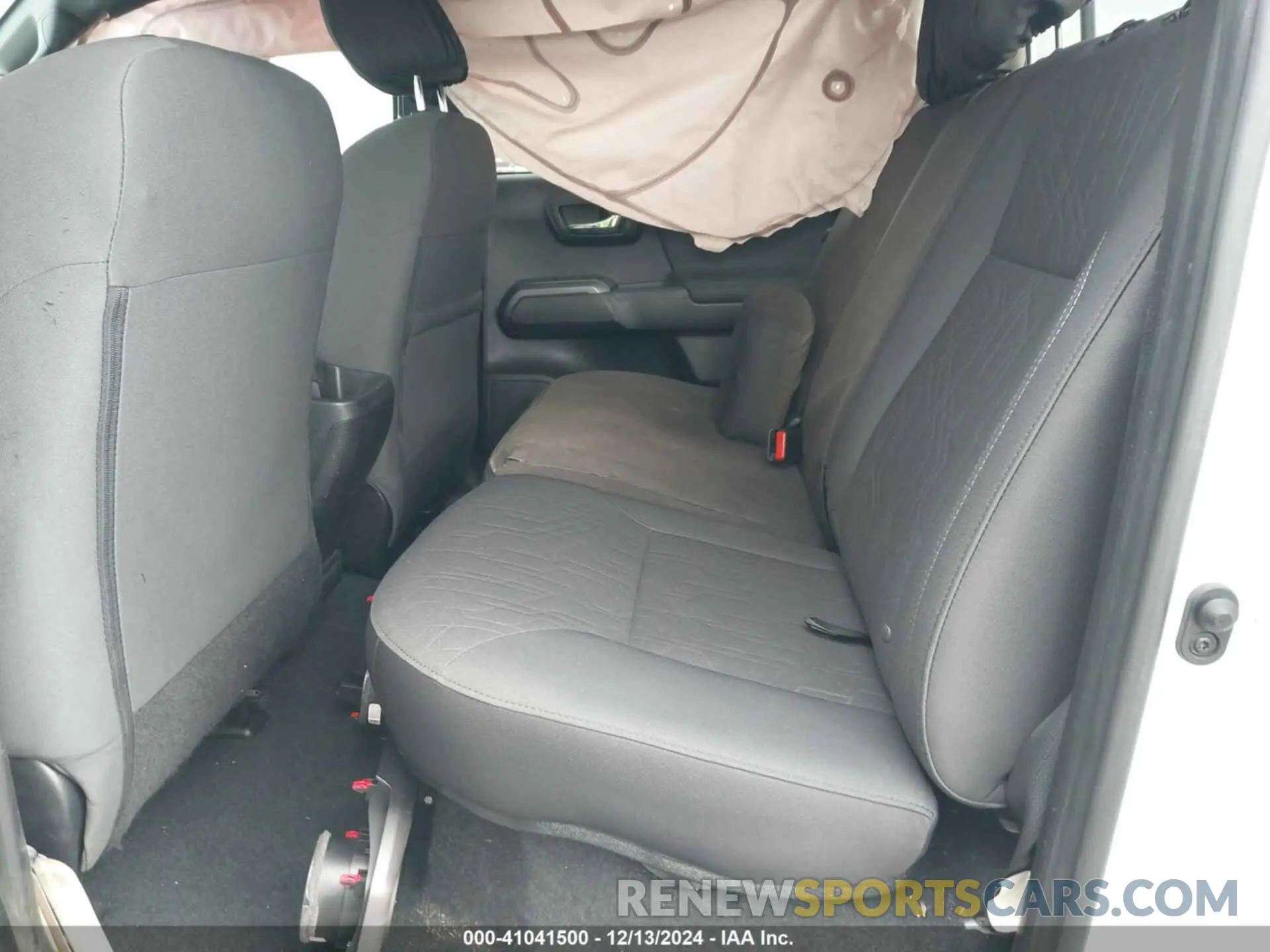 8 fotografías del automóvil dañado 3TMCZ5AN9KM287168 TOYOTA TACOMA 2019