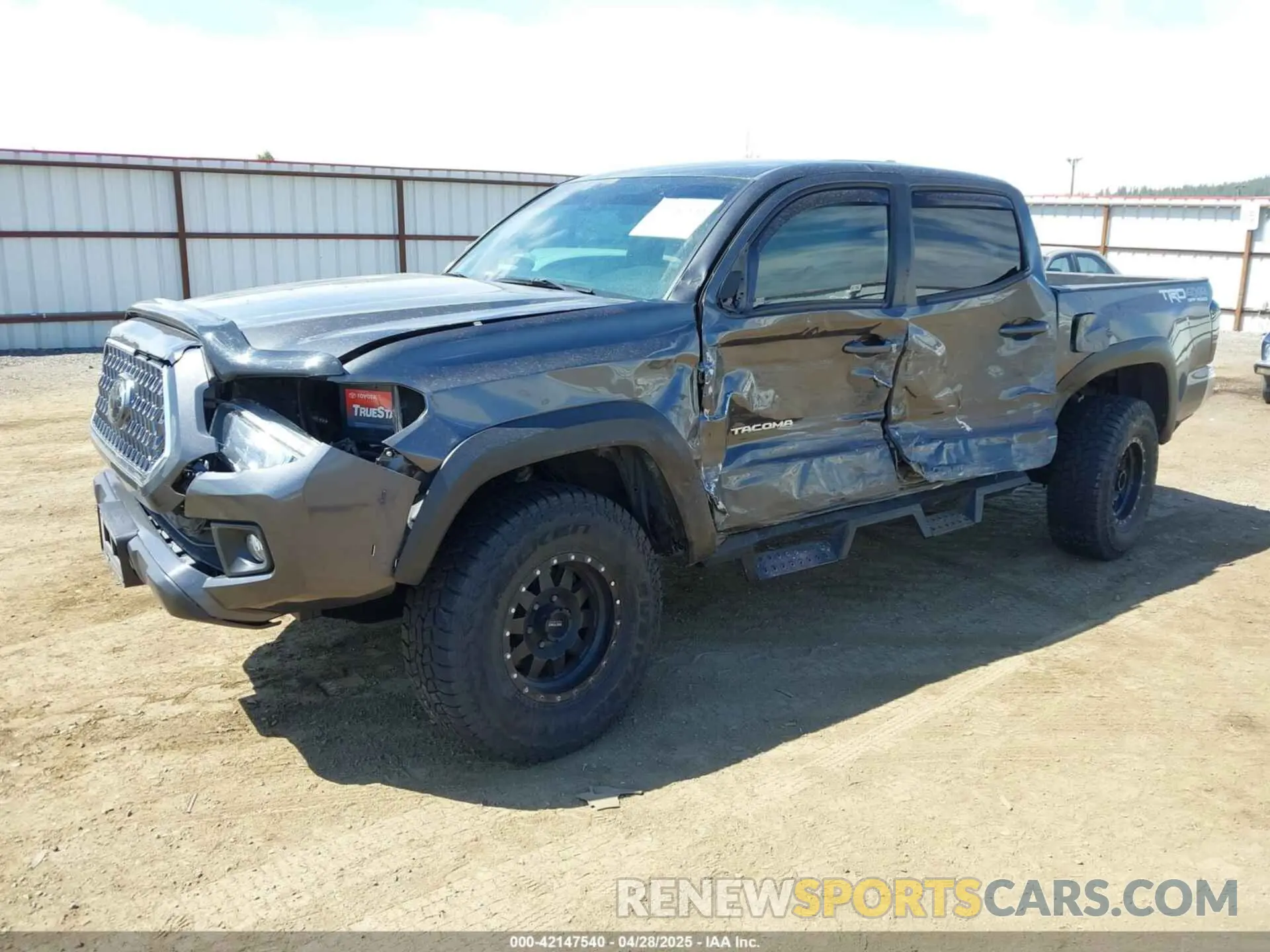 2 fotografías del automóvil dañado 3TMCZ5ANXKM191842 TOYOTA TACOMA 2019