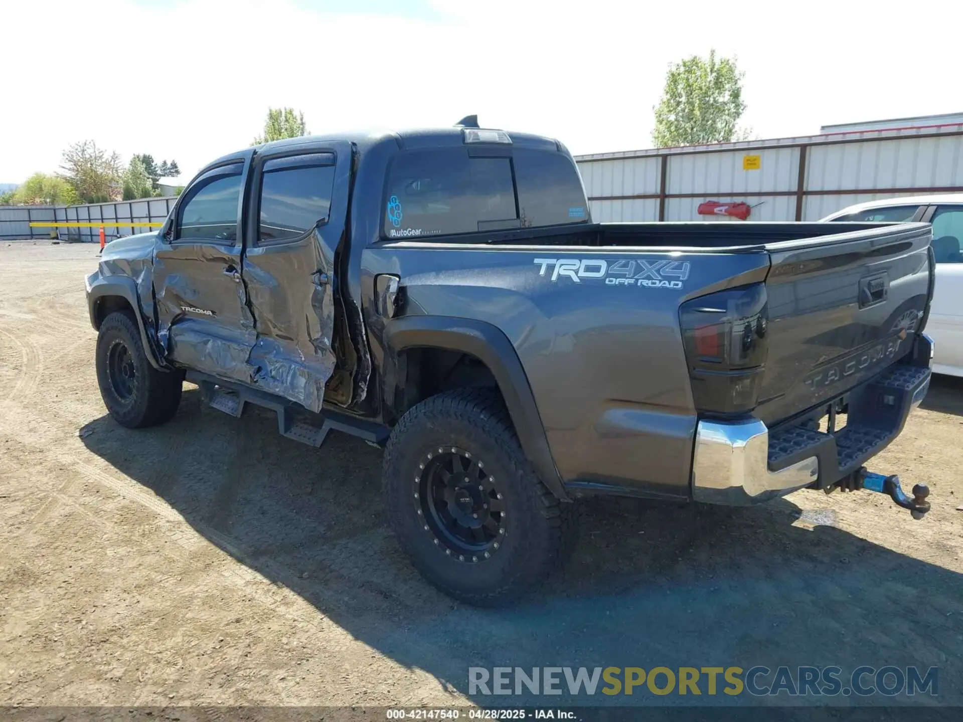 3 fotografías del automóvil dañado 3TMCZ5ANXKM191842 TOYOTA TACOMA 2019
