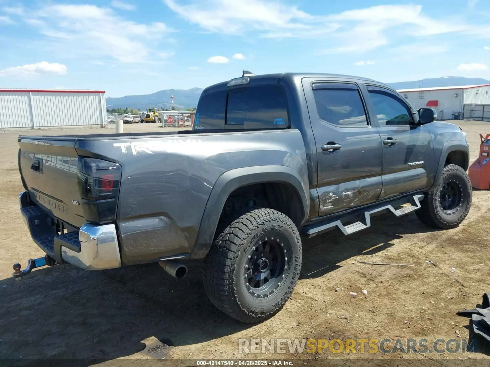 4 fotografías del automóvil dañado 3TMCZ5ANXKM191842 TOYOTA TACOMA 2019