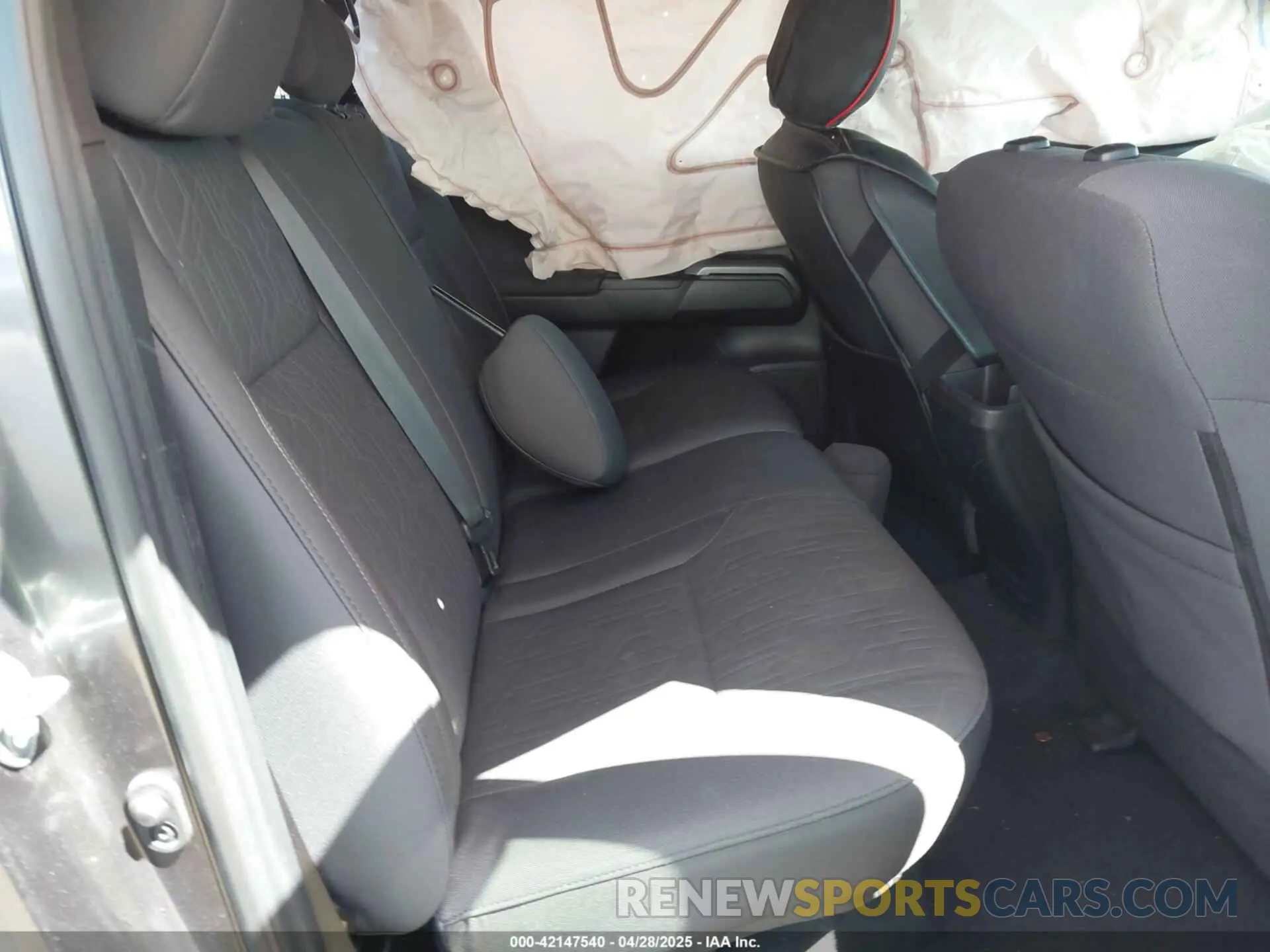 8 fotografías del automóvil dañado 3TMCZ5ANXKM191842 TOYOTA TACOMA 2019