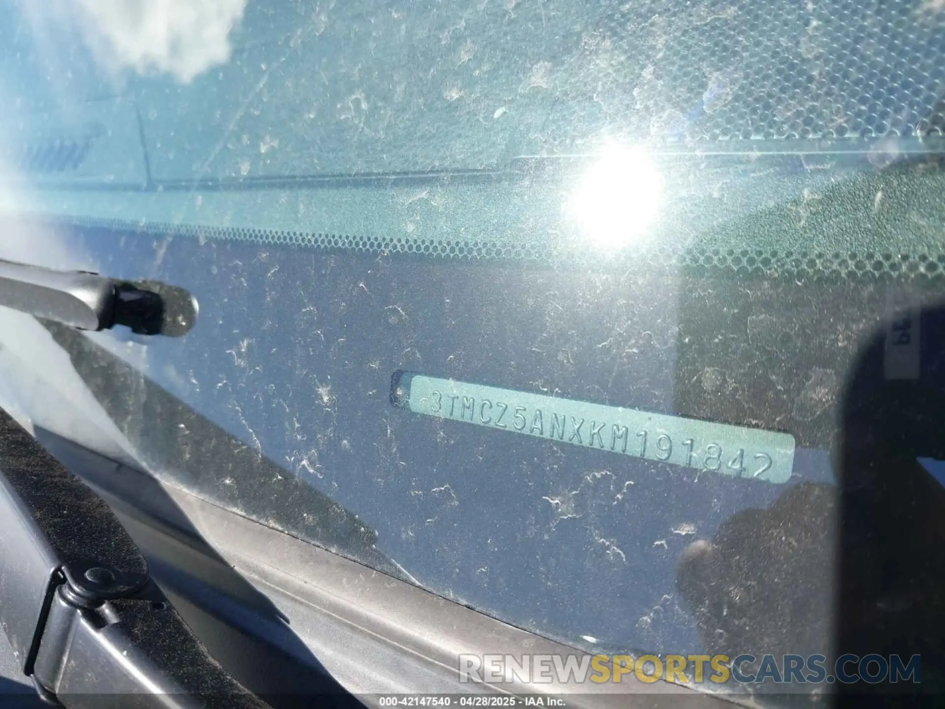 9 fotografías del automóvil dañado 3TMCZ5ANXKM191842 TOYOTA TACOMA 2019