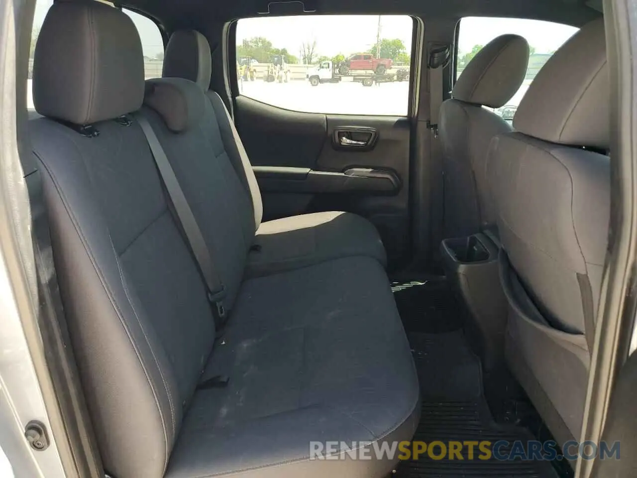 10 fotografías del automóvil dañado 3TMCZ5ANXKM228677 TOYOTA TACOMA 2019