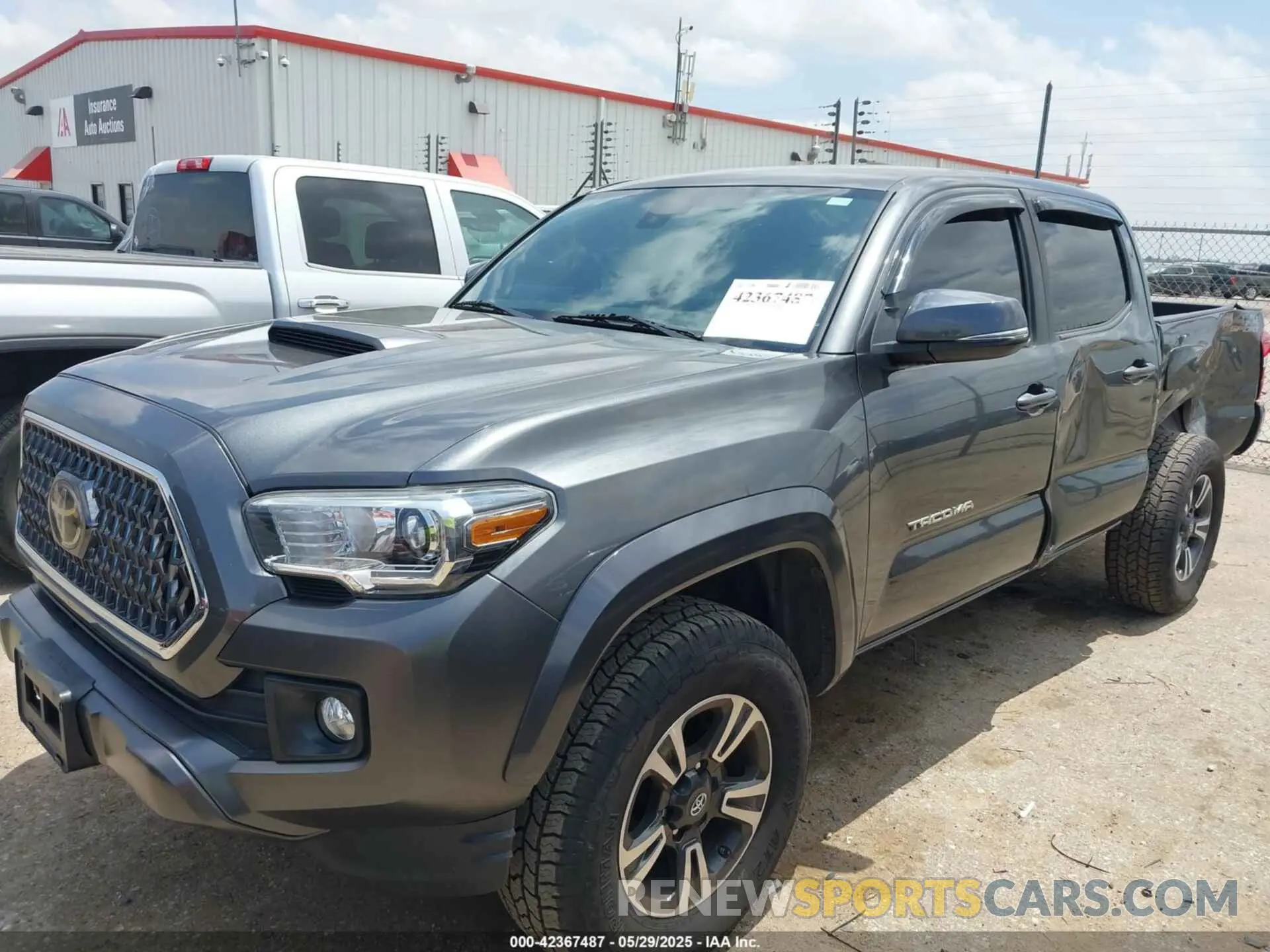 2 fotografías del automóvil dañado 3TMCZ5ANXKM251084 TOYOTA TACOMA 2019
