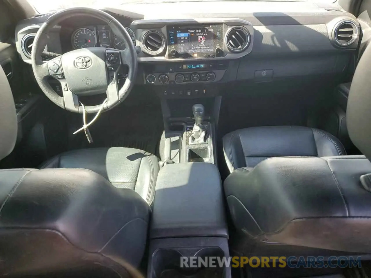 8 fotografías del automóvil dañado 3TMCZ5ANXKM266801 TOYOTA TACOMA 2019