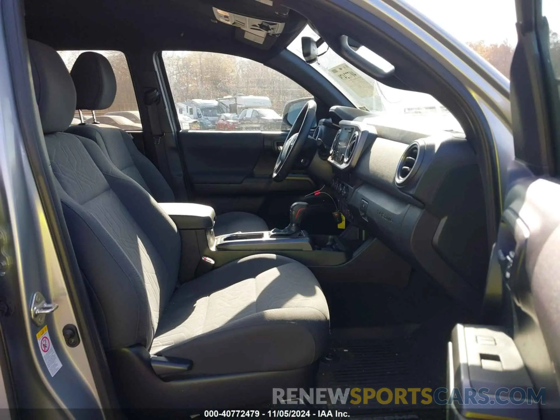 5 fotografías del automóvil dañado 3TMCZ5ANXKM282044 TOYOTA TACOMA 2019