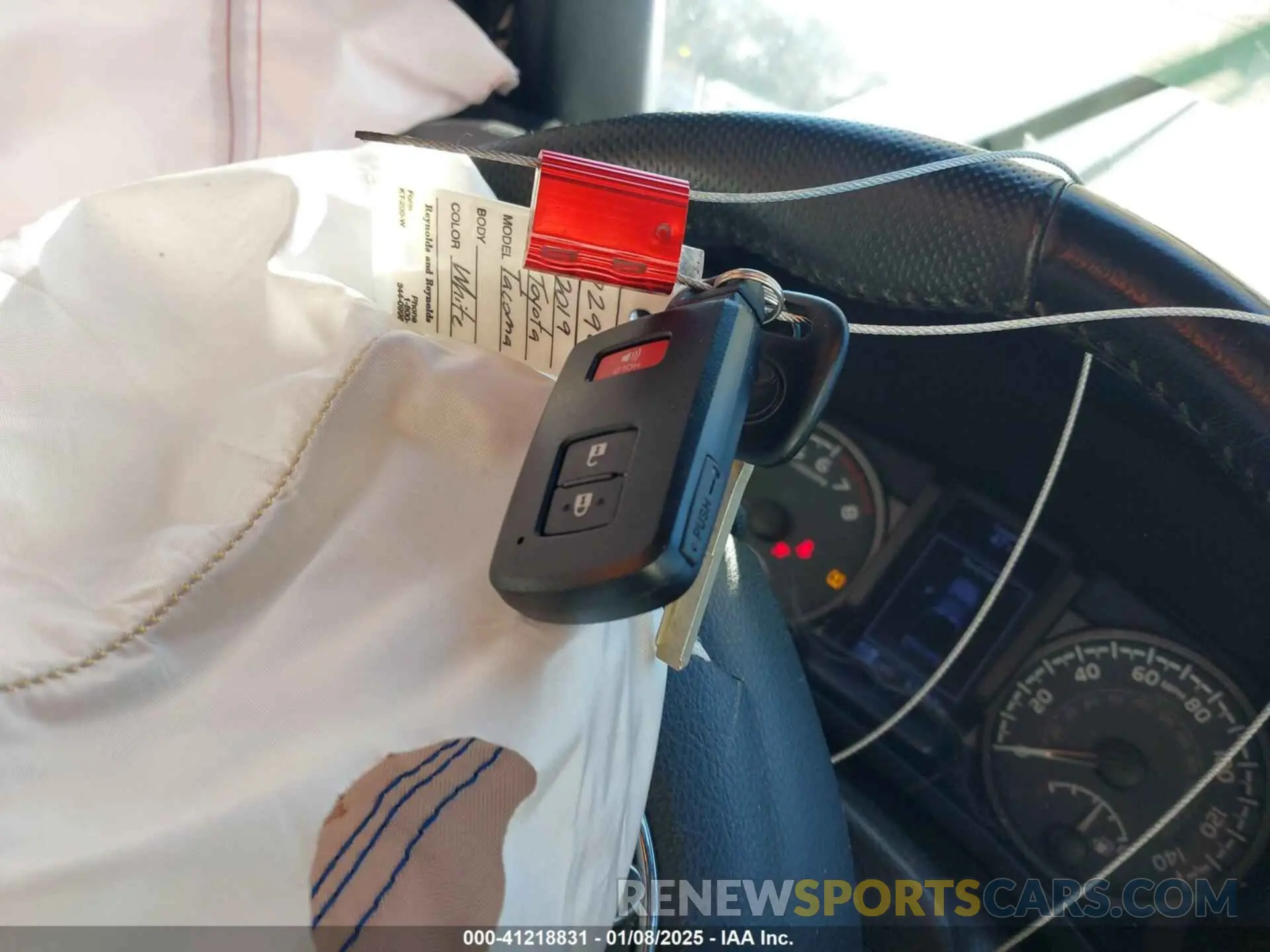 11 fotografías del automóvil dañado 3TMCZ5ANXKM286403 TOYOTA TACOMA 2019
