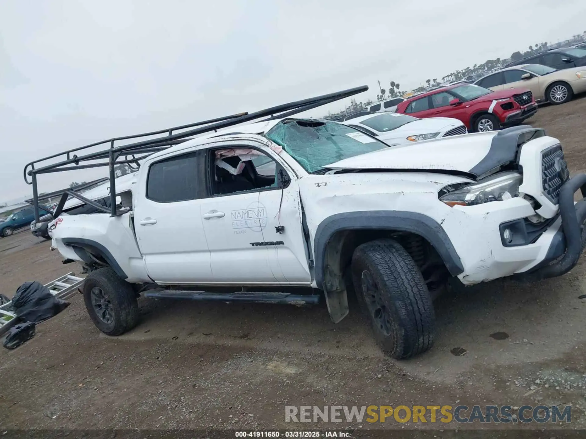 13 fotografías del automóvil dañado 3TMDZ5BN0KM069526 TOYOTA TACOMA 2019