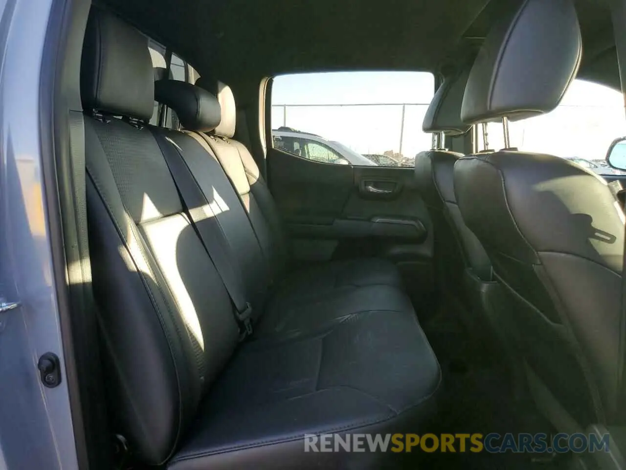 6 fotografías del automóvil dañado 3TMDZ5BN0KM069736 TOYOTA TACOMA 2019