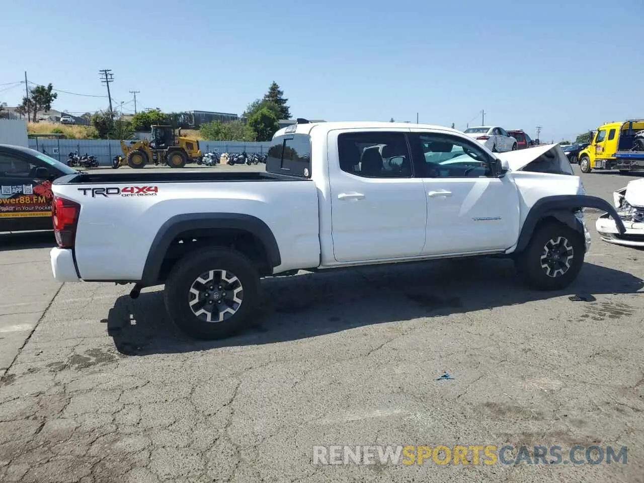 3 fotografías del automóvil dañado 3TMDZ5BN0KM071311 TOYOTA TACOMA 2019