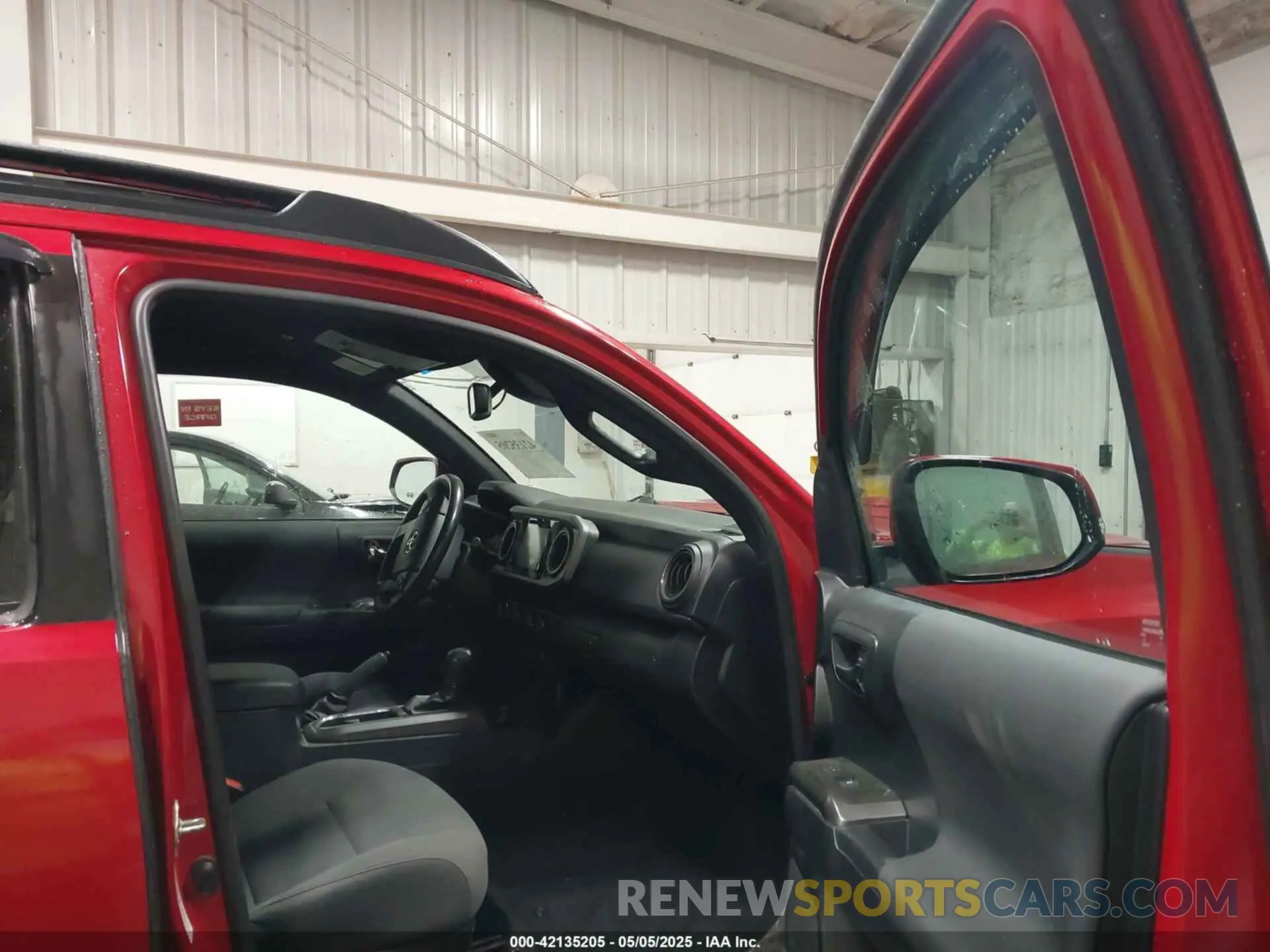 5 fotografías del automóvil dañado 3TMDZ5BN0KM076850 TOYOTA TACOMA 2019