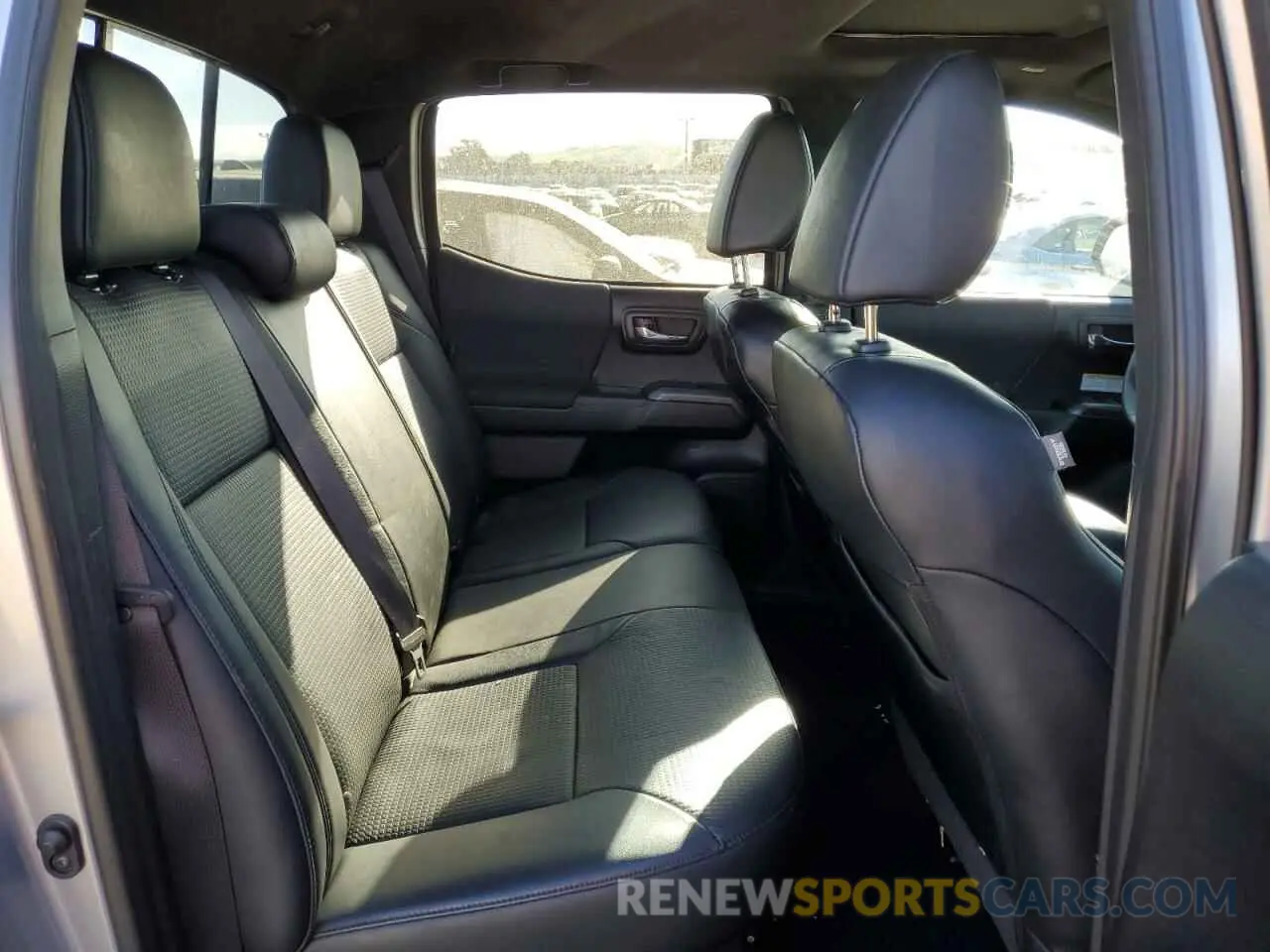 10 fotografías del automóvil dañado 3TMDZ5BN0KM078758 TOYOTA TACOMA 2019