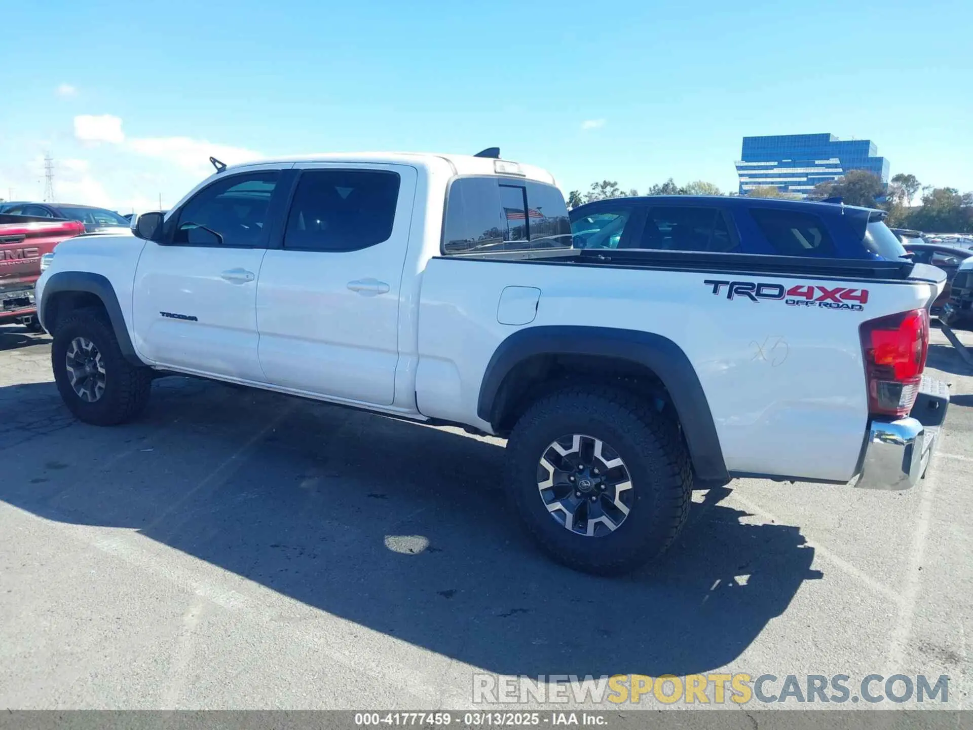 15 fotografías del automóvil dañado 3TMDZ5BN1KM055778 TOYOTA TACOMA 2019