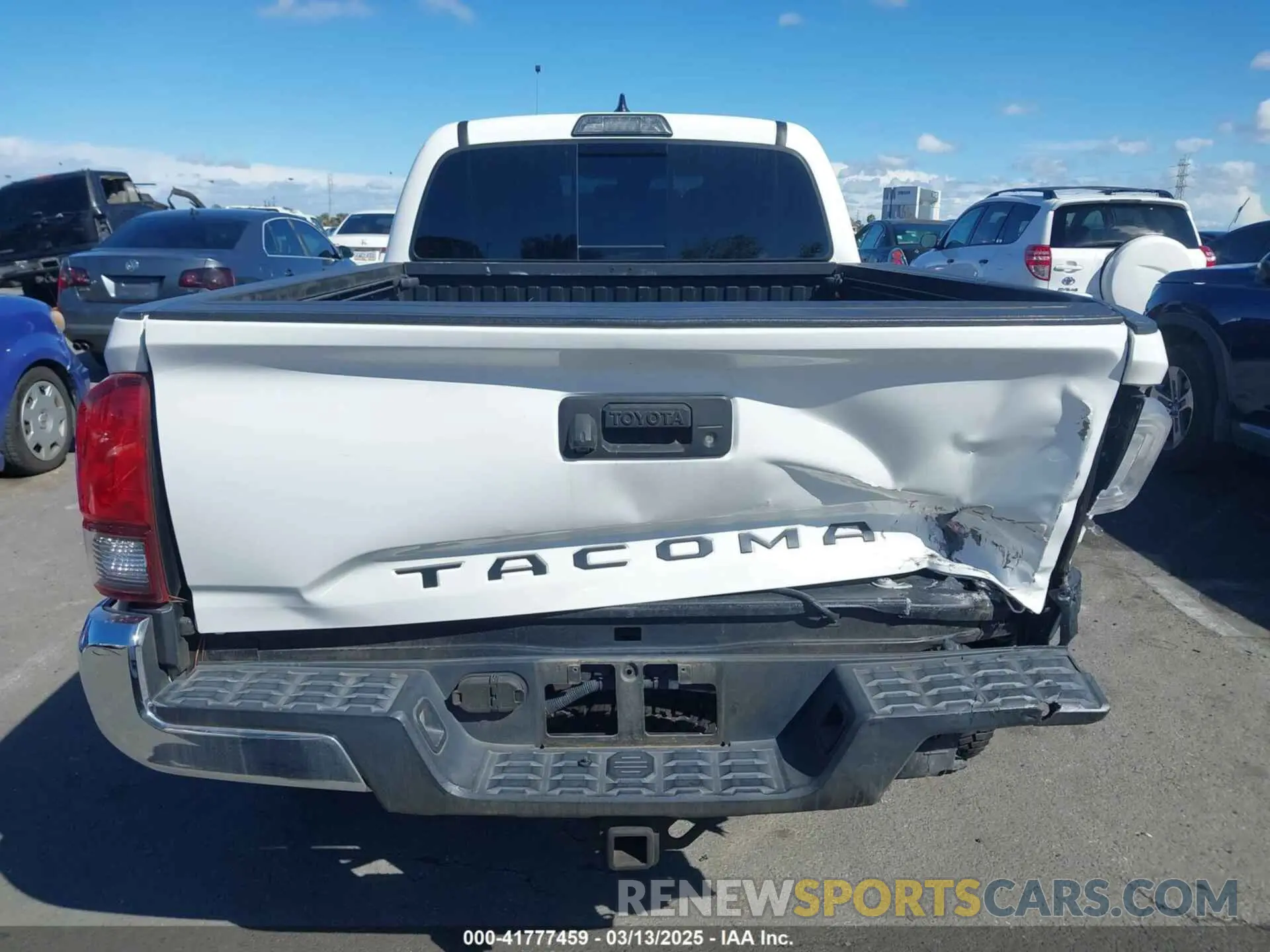 17 fotografías del automóvil dañado 3TMDZ5BN1KM055778 TOYOTA TACOMA 2019